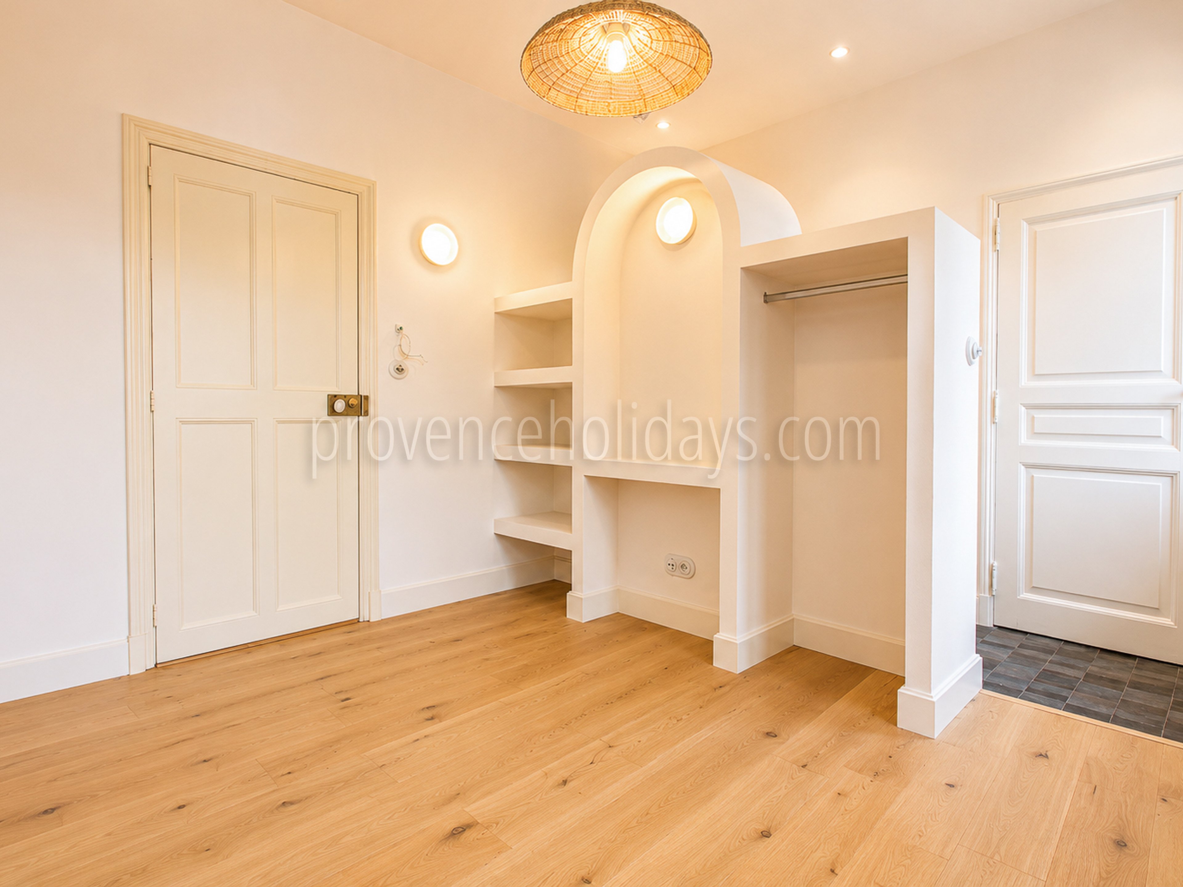 18 - Renoviertes Dorfhaus in Maussane-les-Alpilles: Villa: Bedroom