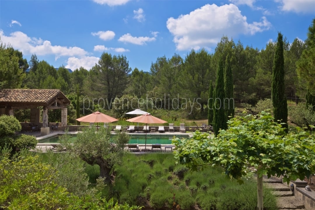 6 - Le Mas des Lavandes: Villa: Exterior