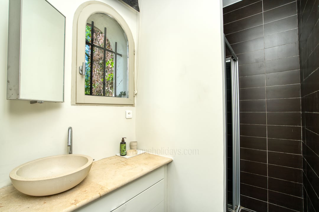 19 - Mistral Serene: Villa: Bathroom