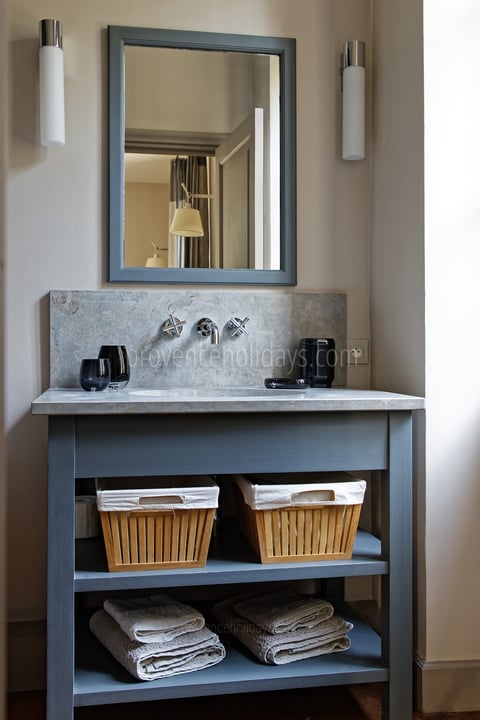 48 - Mas des Étoiles: Villa: Bathroom