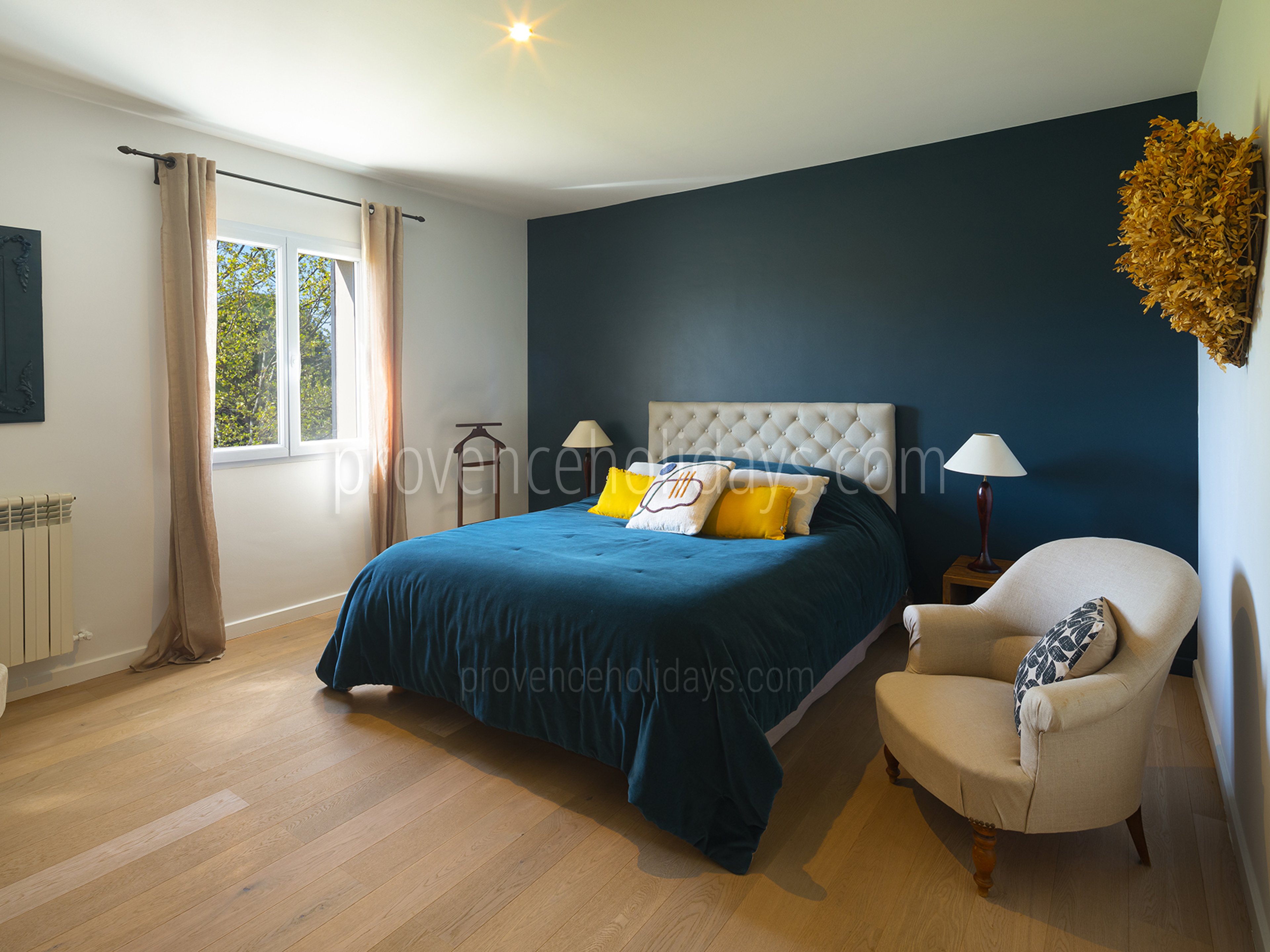 4 - Chez Sarah: Villa: Bedroom
