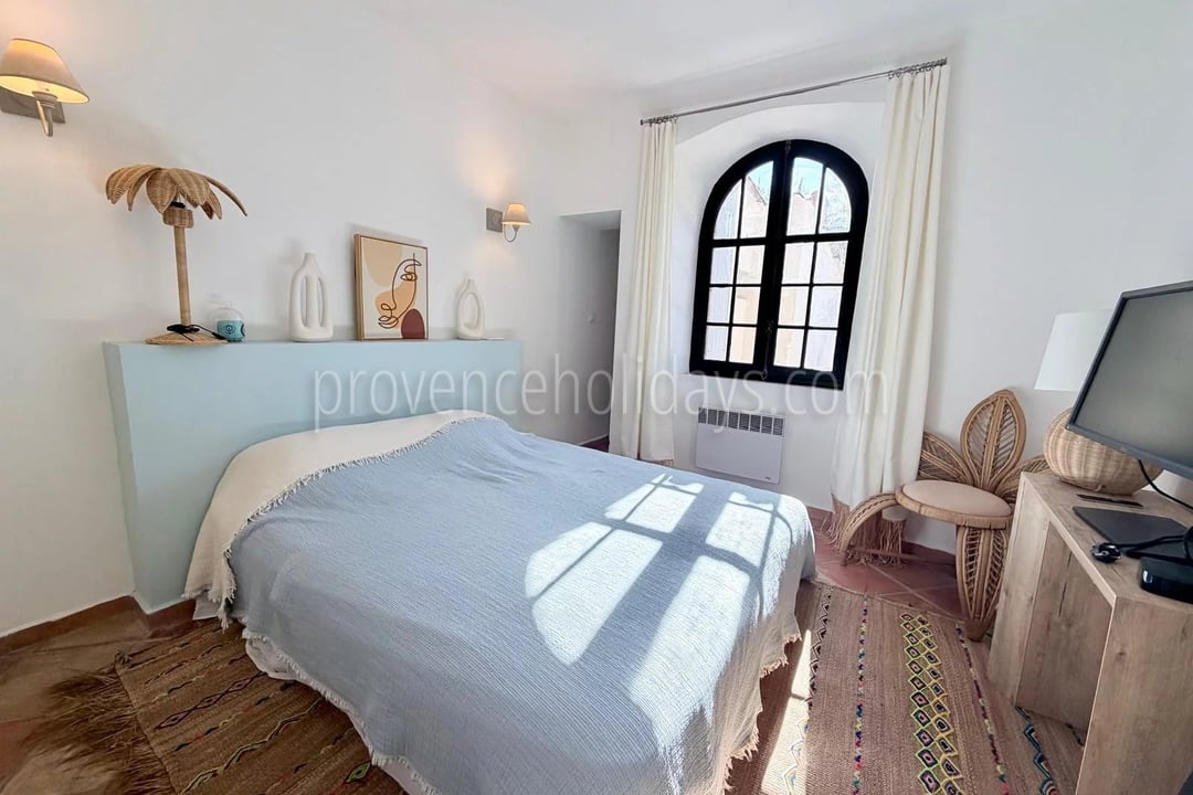 12 - Single-storey mas in Gassin: Villa: Bedroom