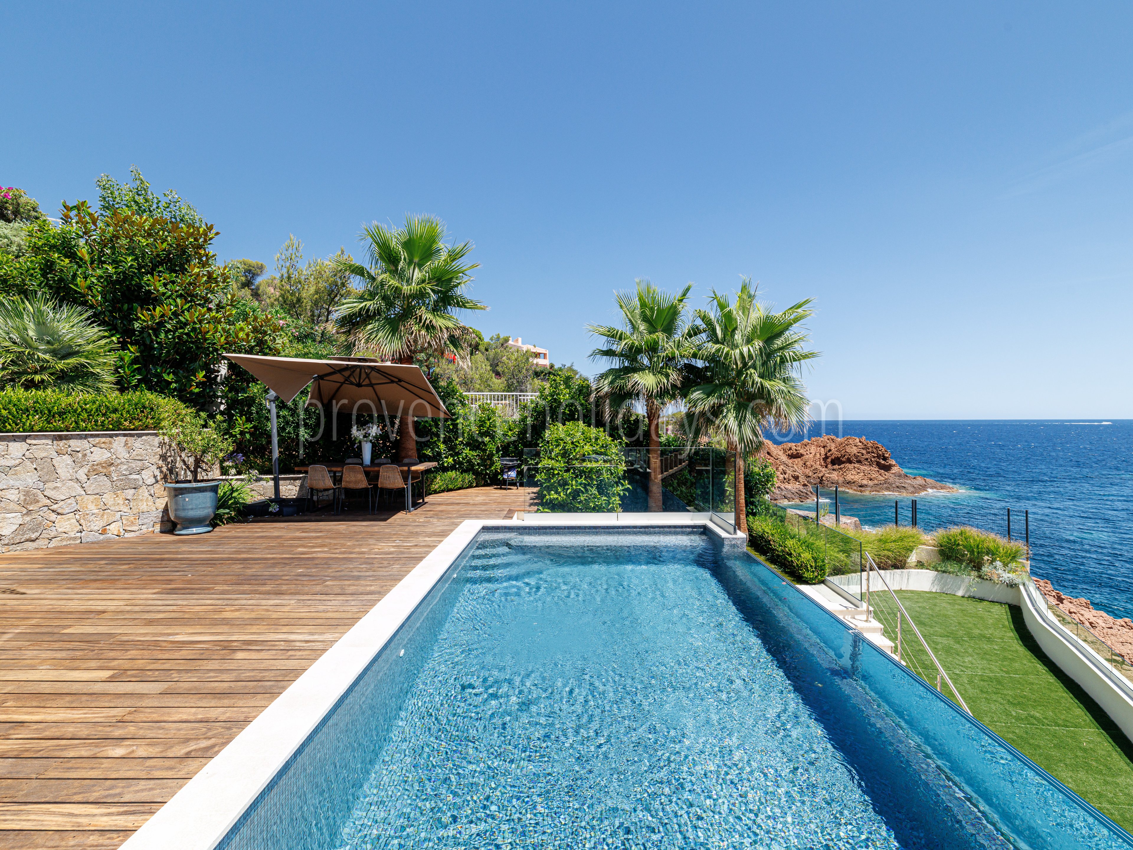 11 - Villa du Rocher: Villa: Pool