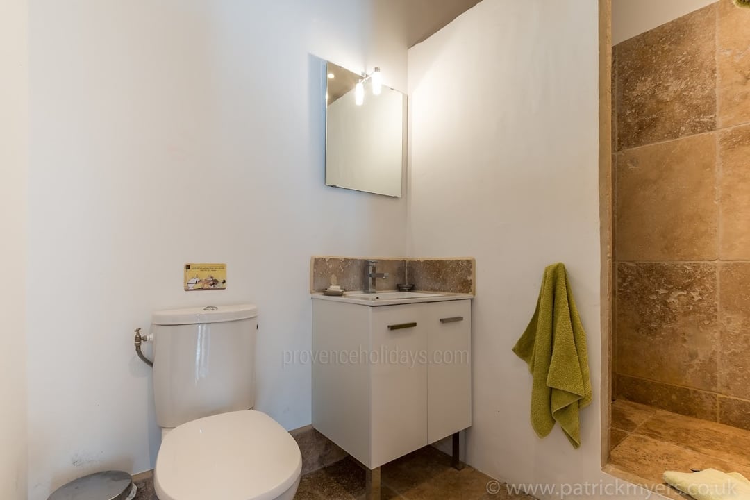 27 - Bastide du Luberon: Villa: Bathroom