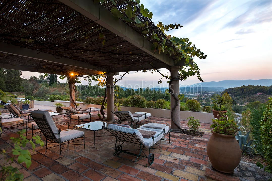 13 - Domaine Alta Vista: Villa: Exterior