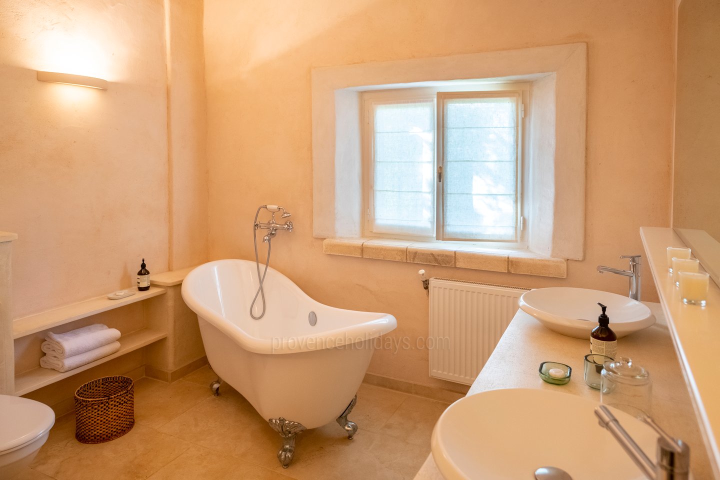 22 - Bastide de Joucas: Villa: Bathroom