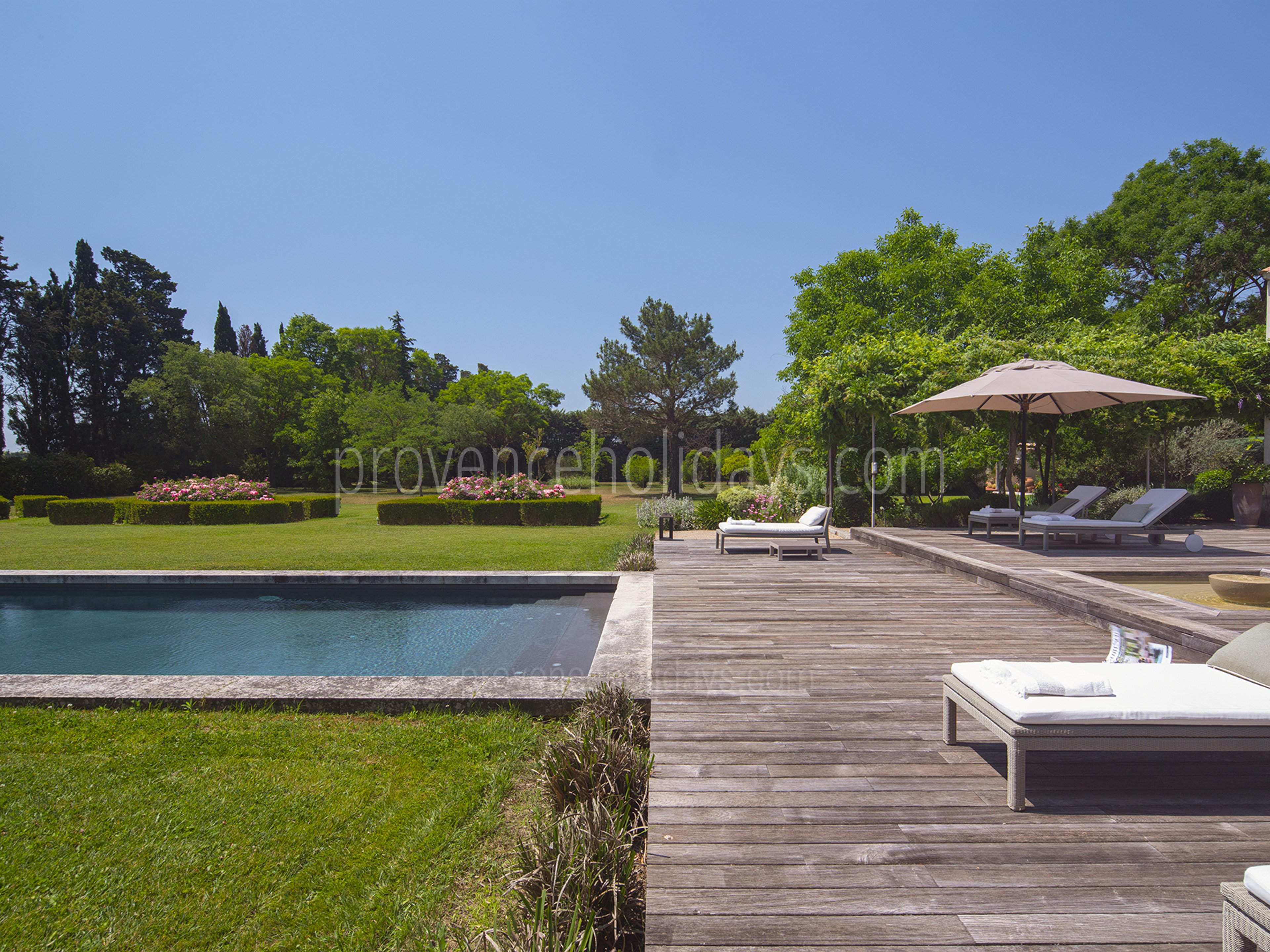 83 - Mas des Étoiles: Villa: Exterior