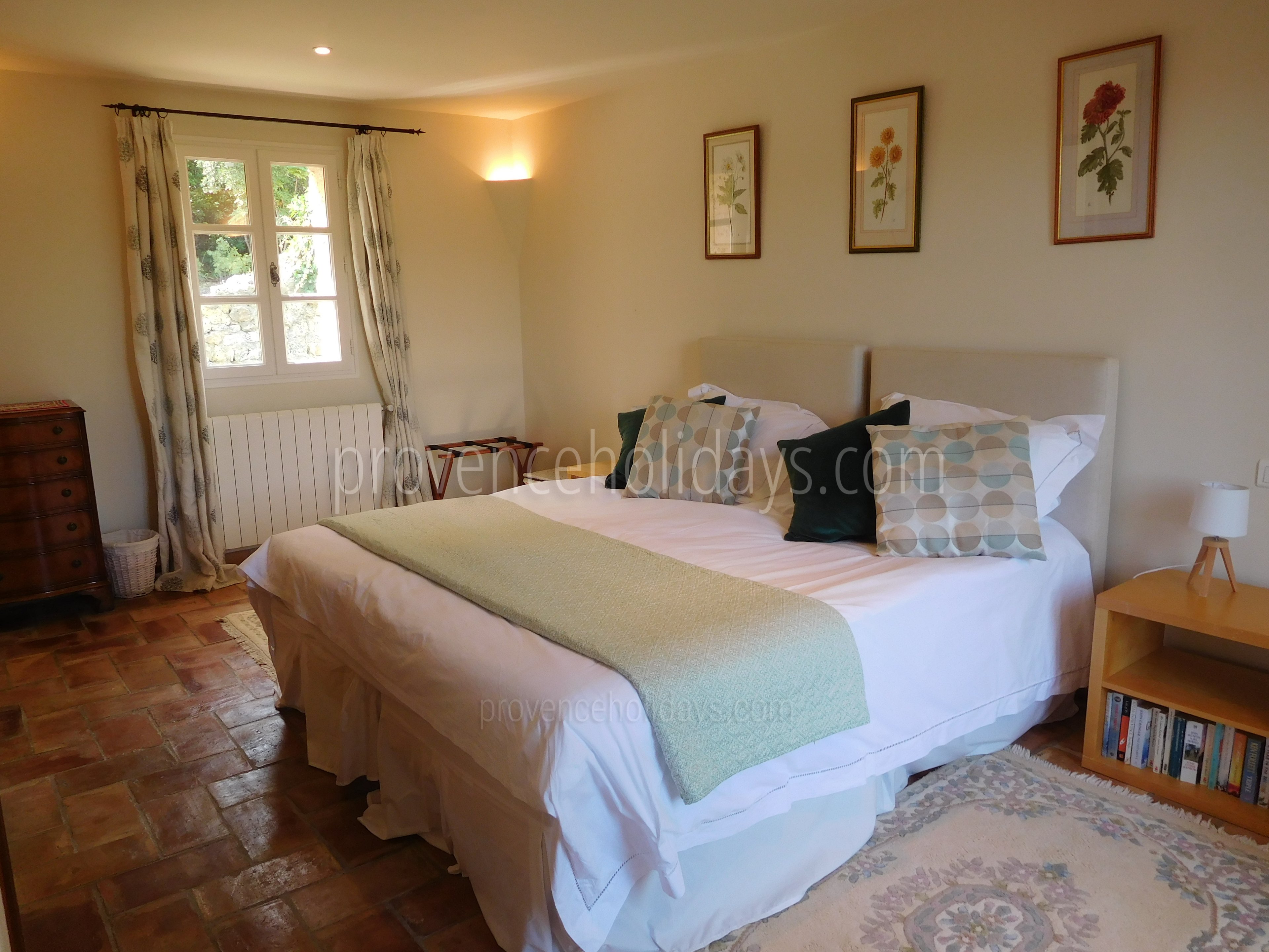 7 - Mas Lorgues: Villa: Bedroom