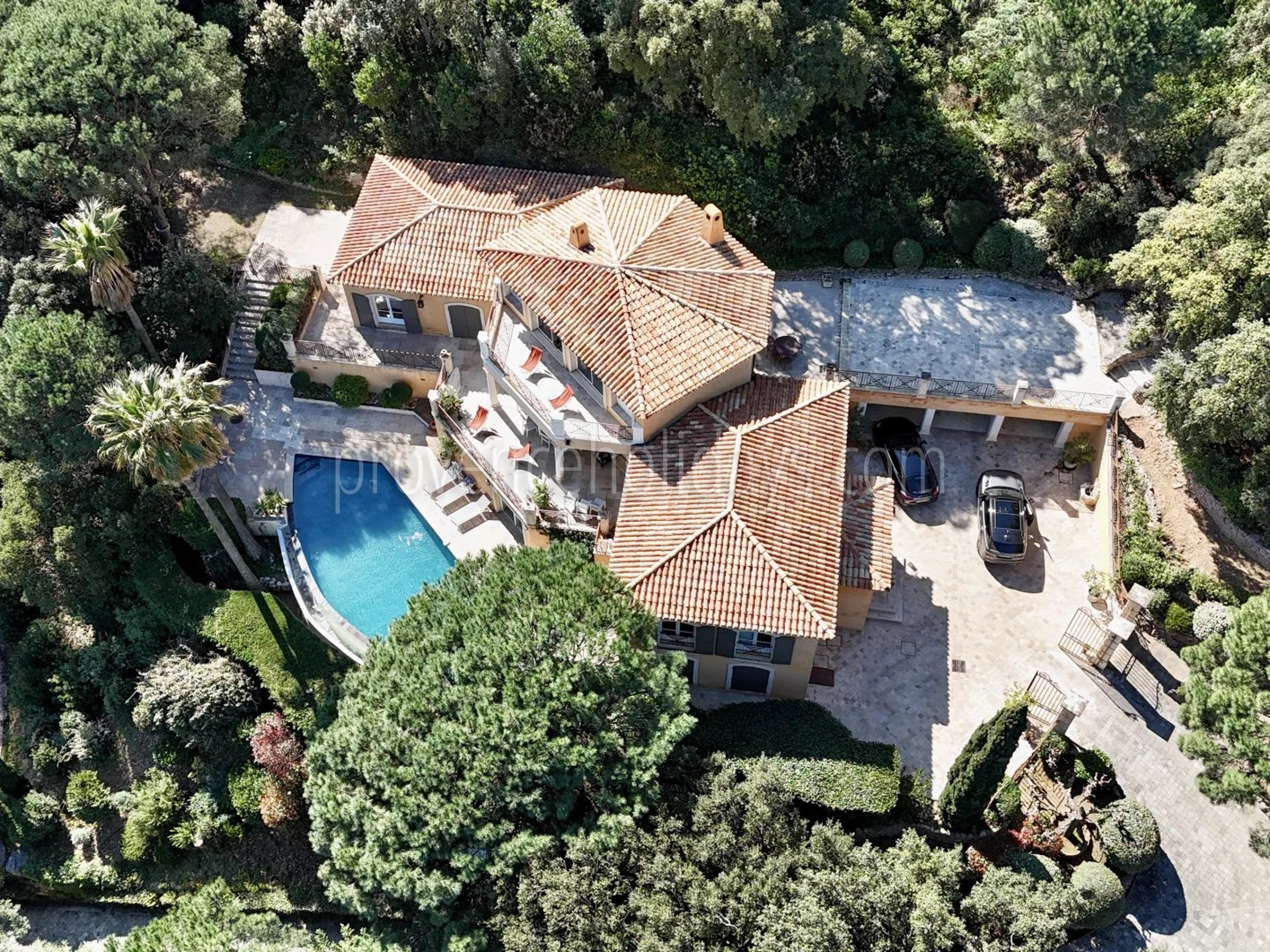 24 - Villa mit Kamin in Cavalaire-sur-Mer: Villa: Pool