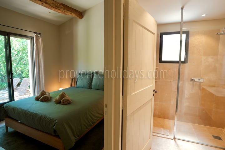 43 - La Saint-Rémoise: Villa: Bedroom 2