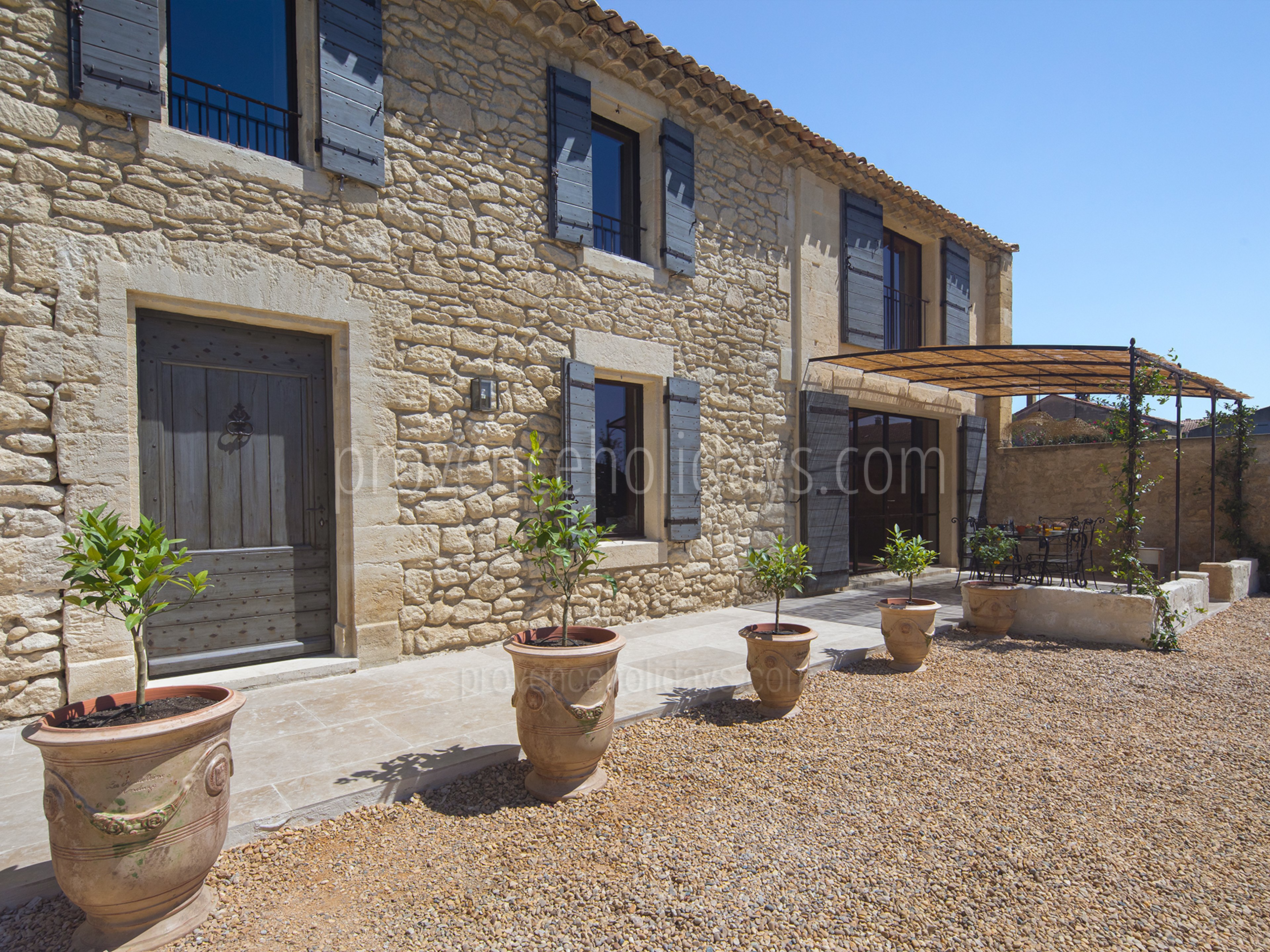 1 - Mas des Lions: Villa: Exterior