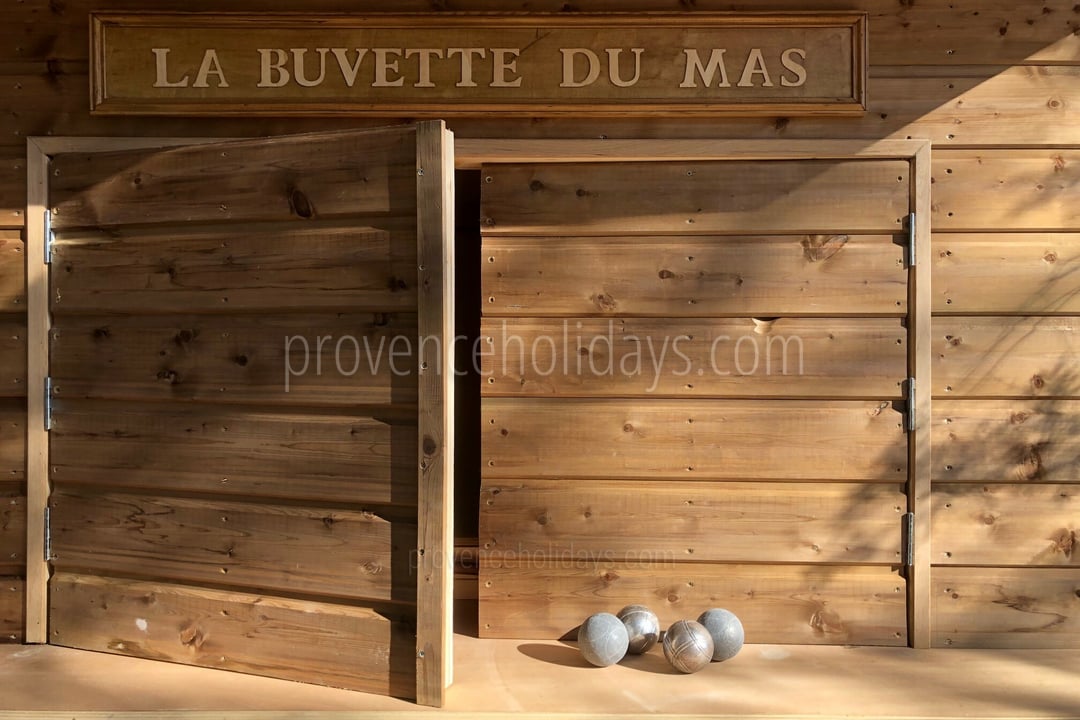 16 - Mas du Vaucluse: Villa: Exterior