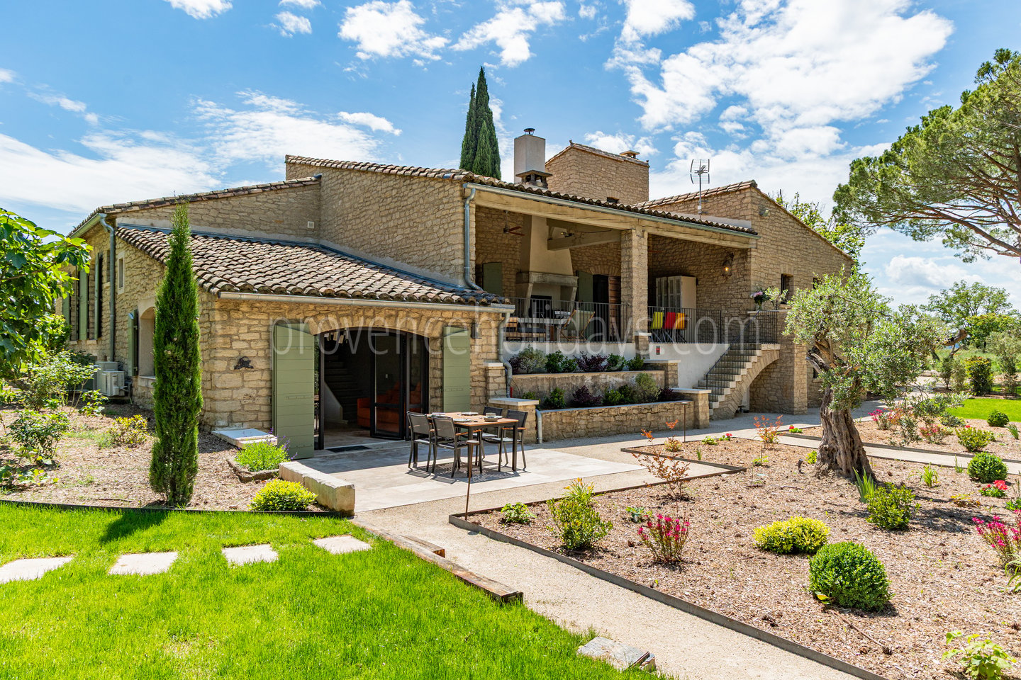 19 - Mas des Cistes: Villa: Exterior