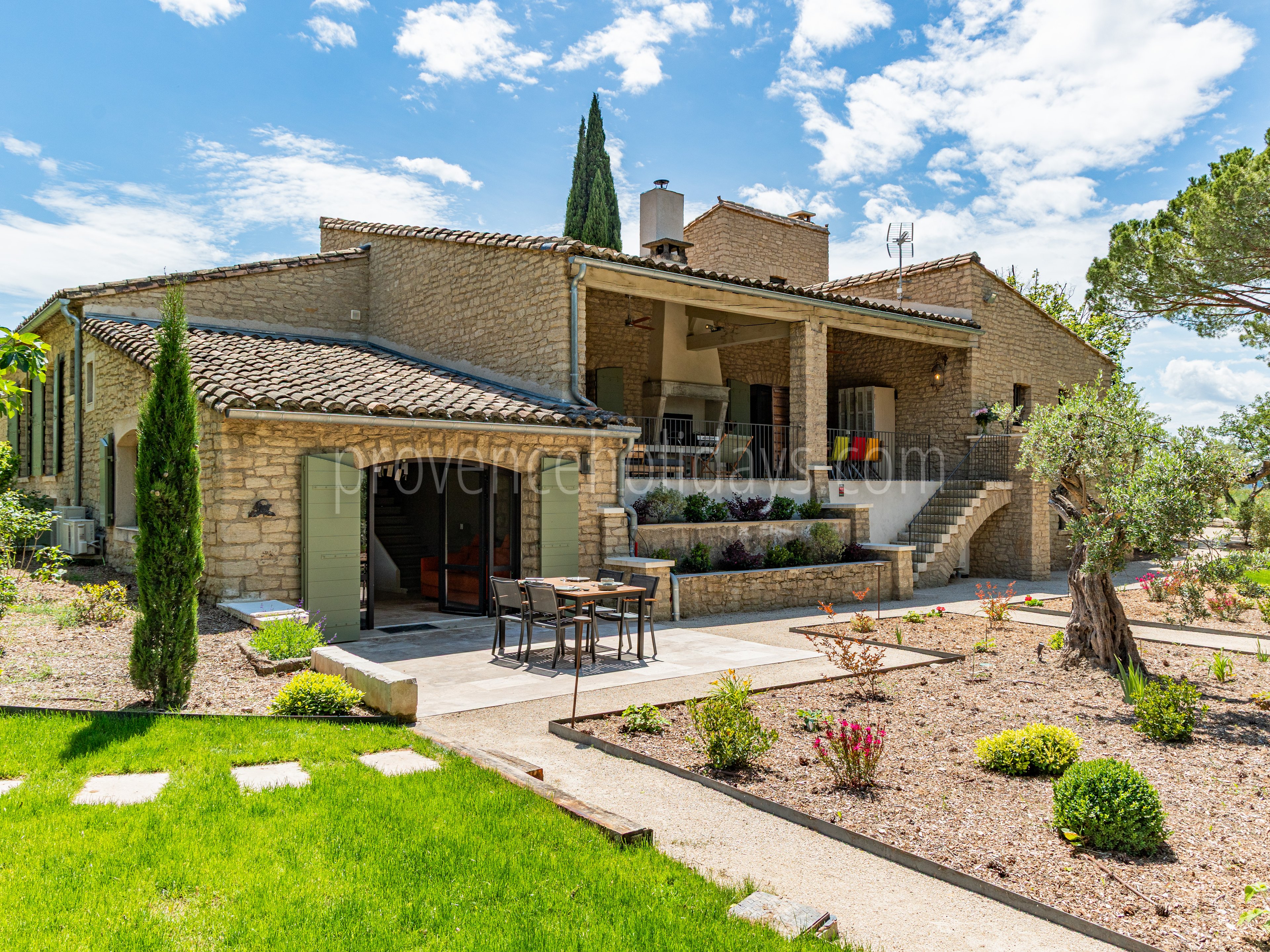 19 - Mas des Cistes: Villa: Exterior