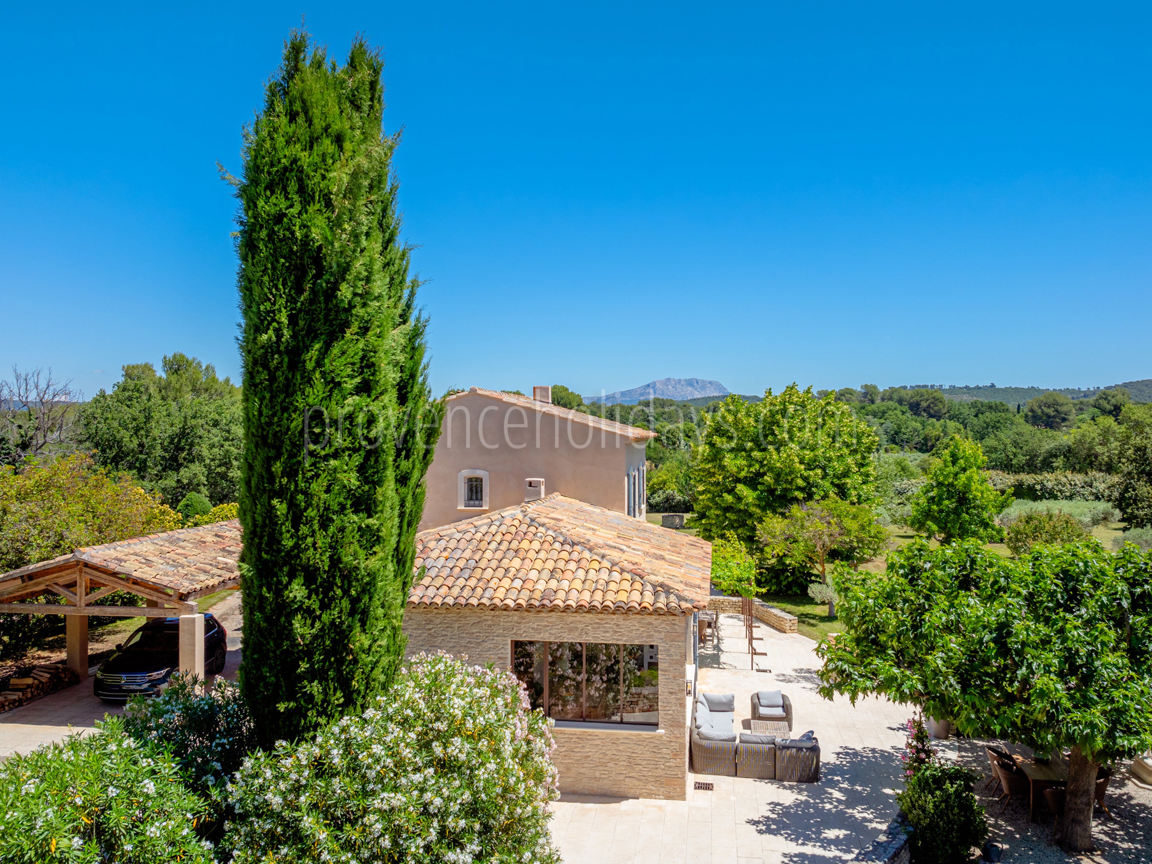 100 - Horizon Sainte-Victoire: Villa: Exterior