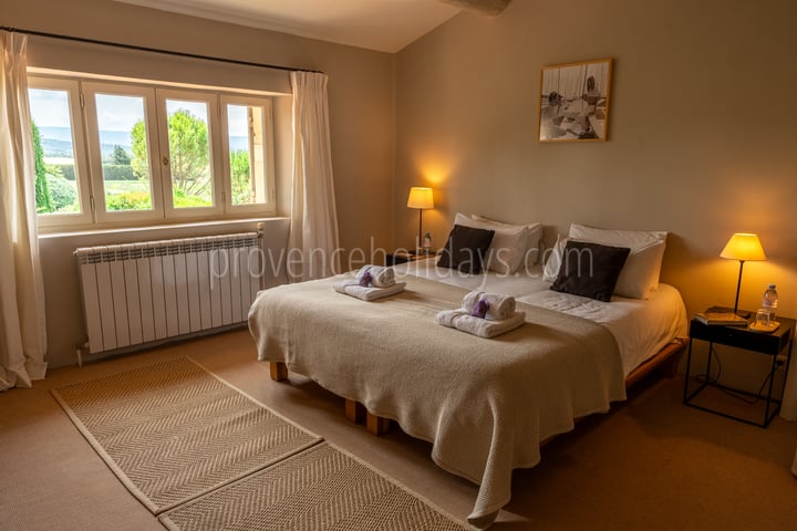 26 - Le Mas de Joucas: Villa: Bedroom
