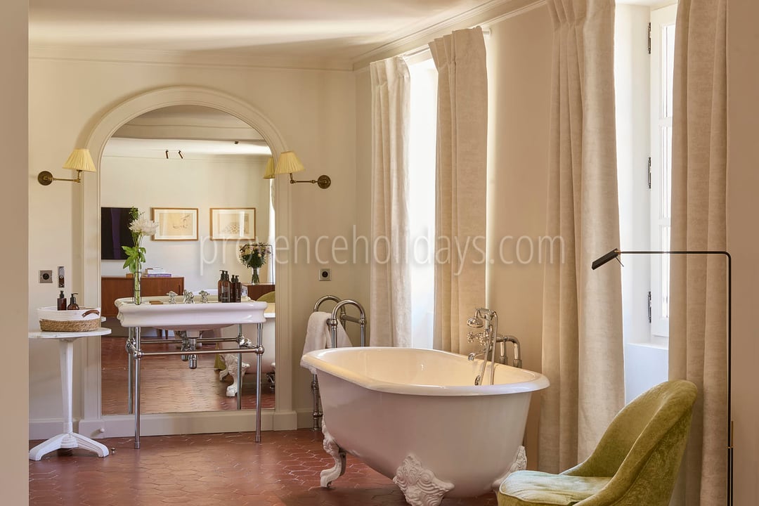 62 - Maison Tourelle: Villa: Bathroom