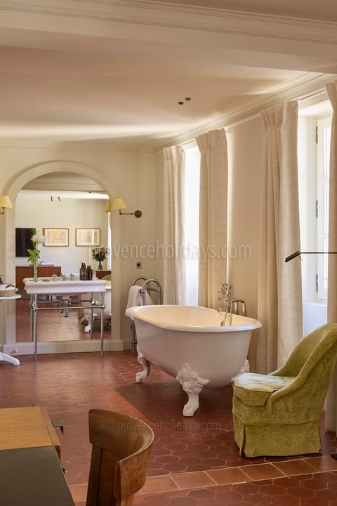 62 - Maison Tourelle: Villa: Bathroom