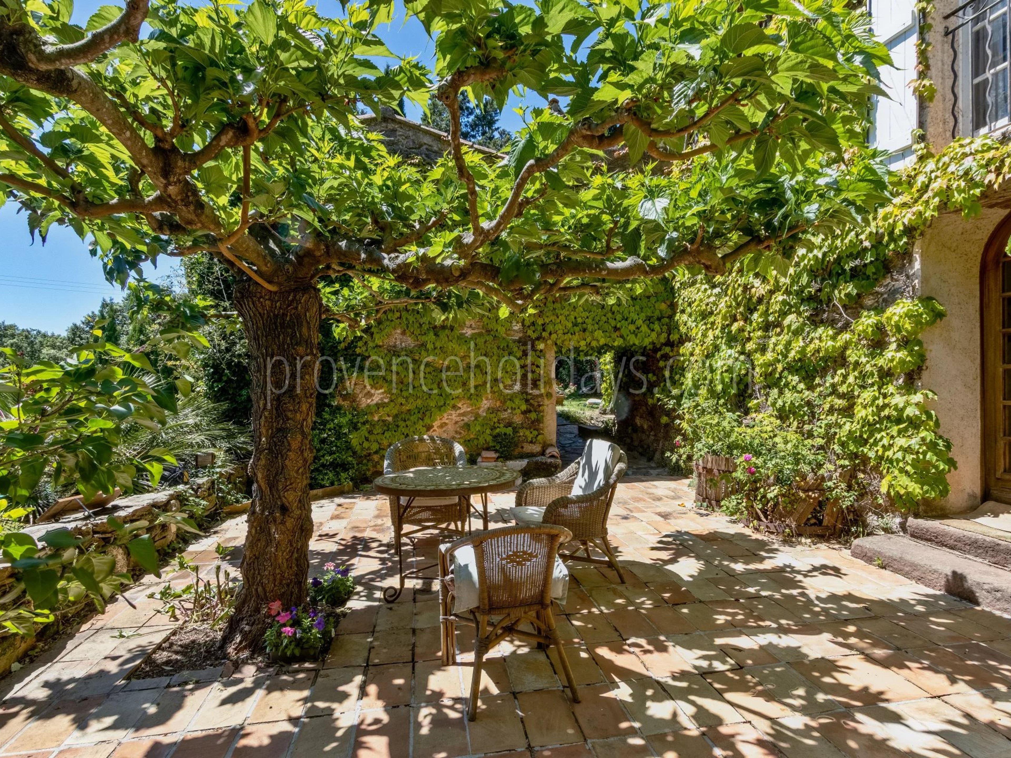 6 - Gehucht in La Garde-Freinet: Villa: Exterior