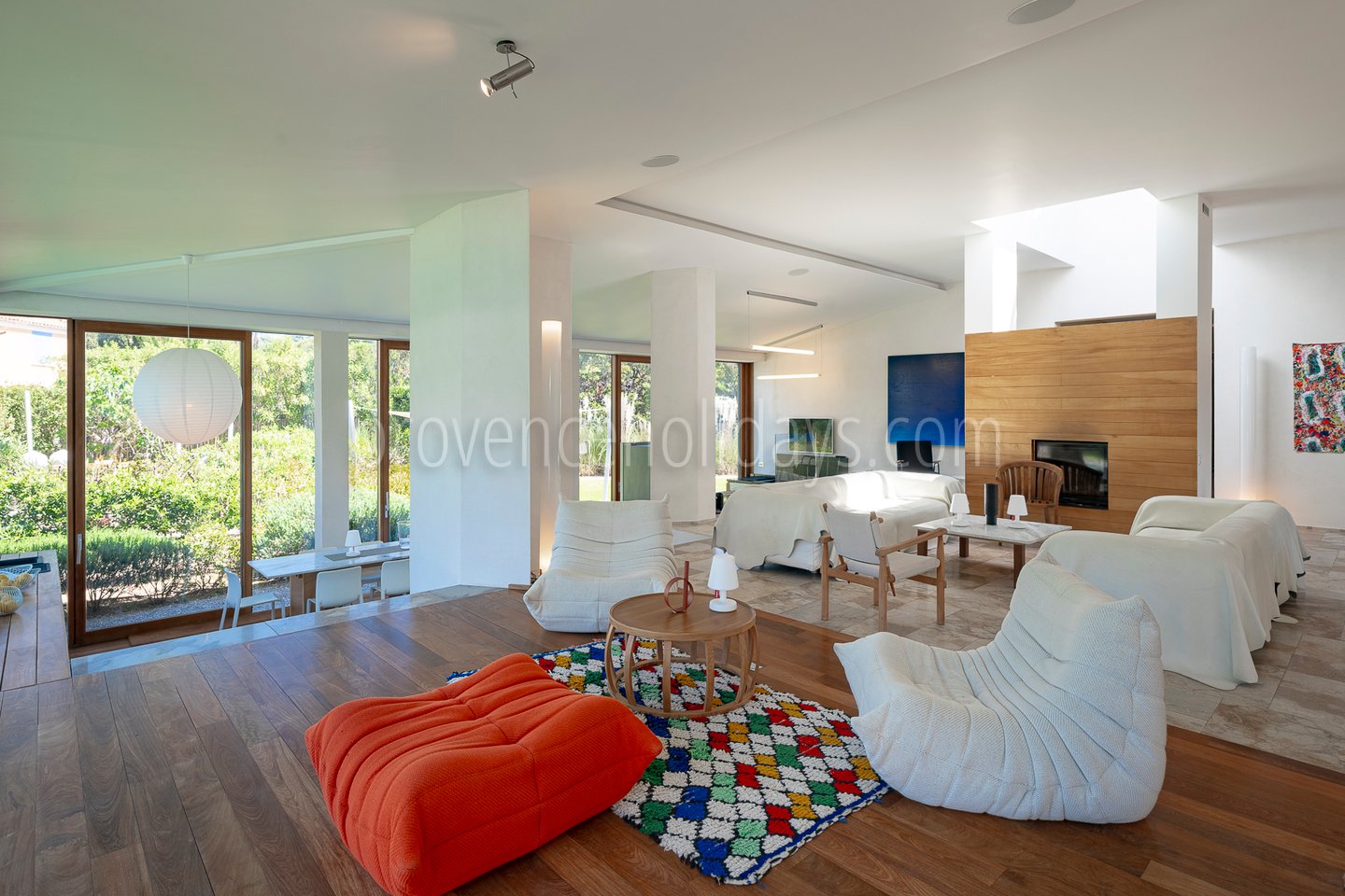 20 - Villa Tahiti: Villa: Interior