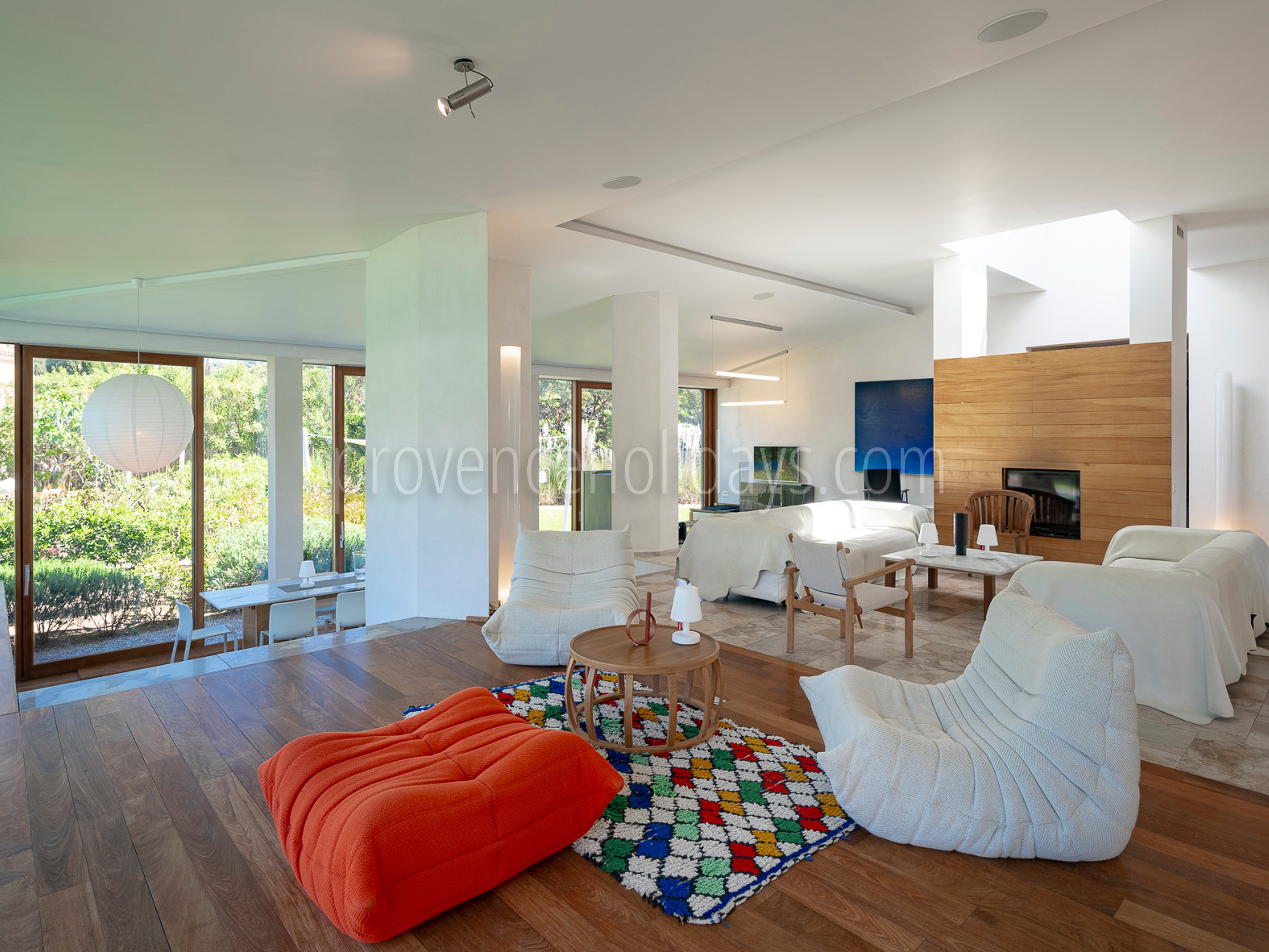 20 - Villa Tahiti: Villa: Interior