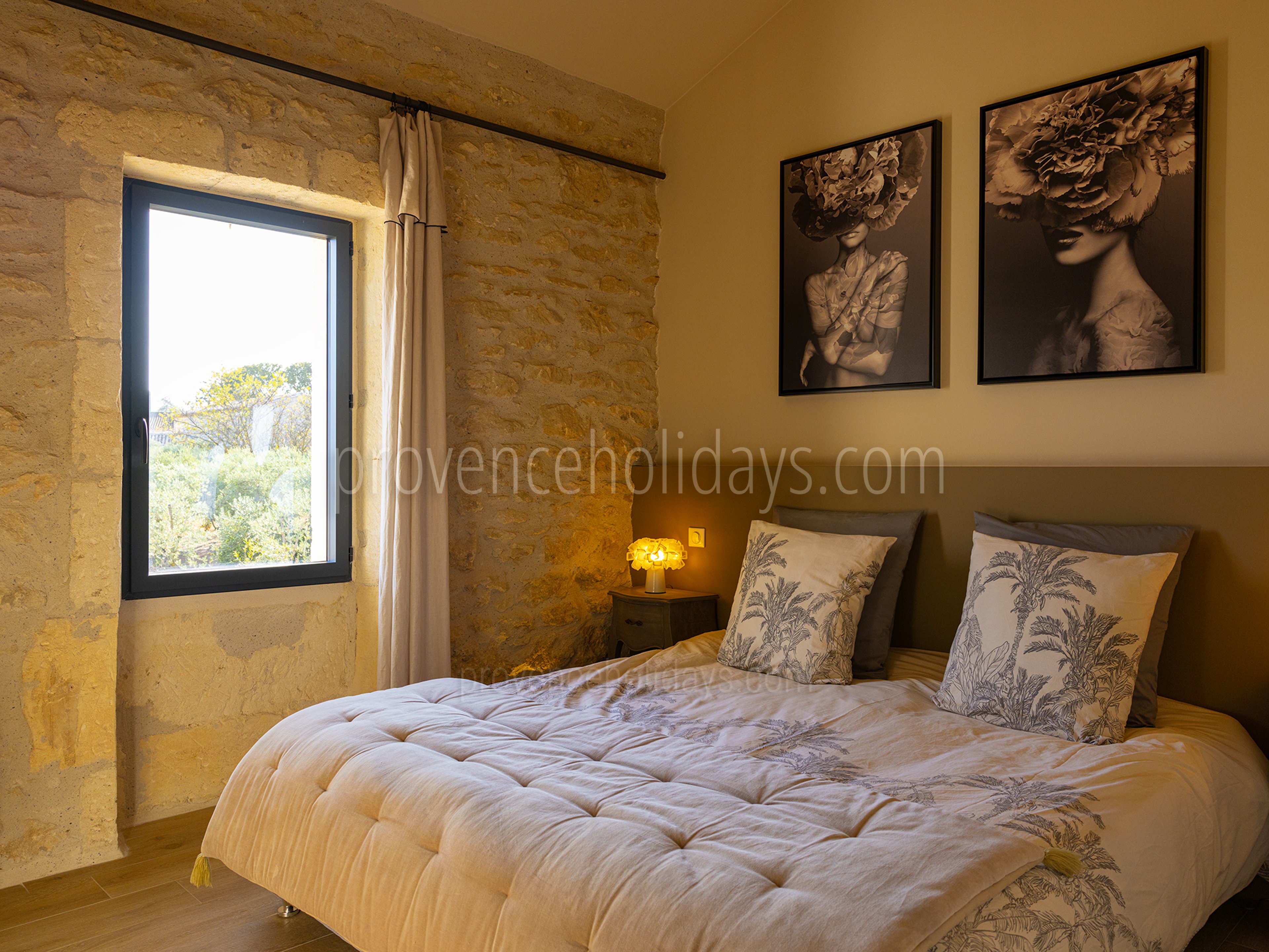 31 - Mas Leonie: Villa: Bedroom