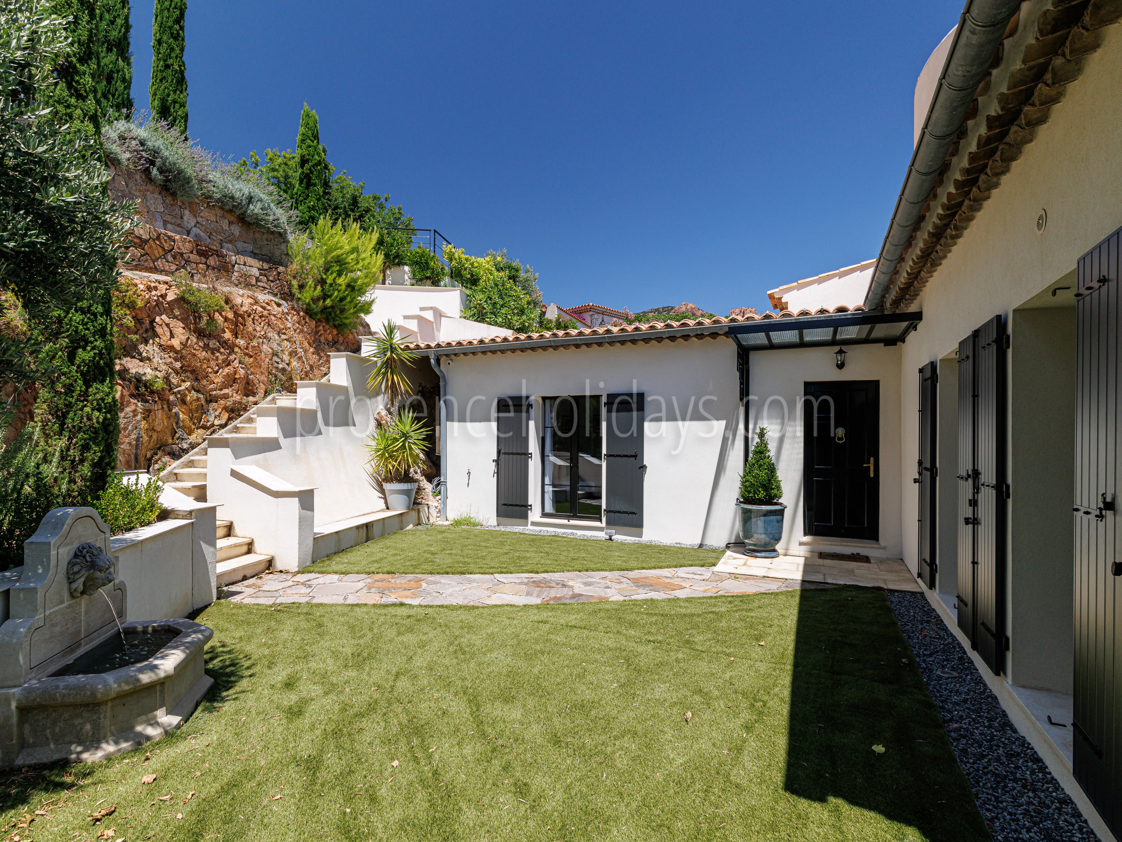 19 - Villa du Rocher: Villa: Exterior