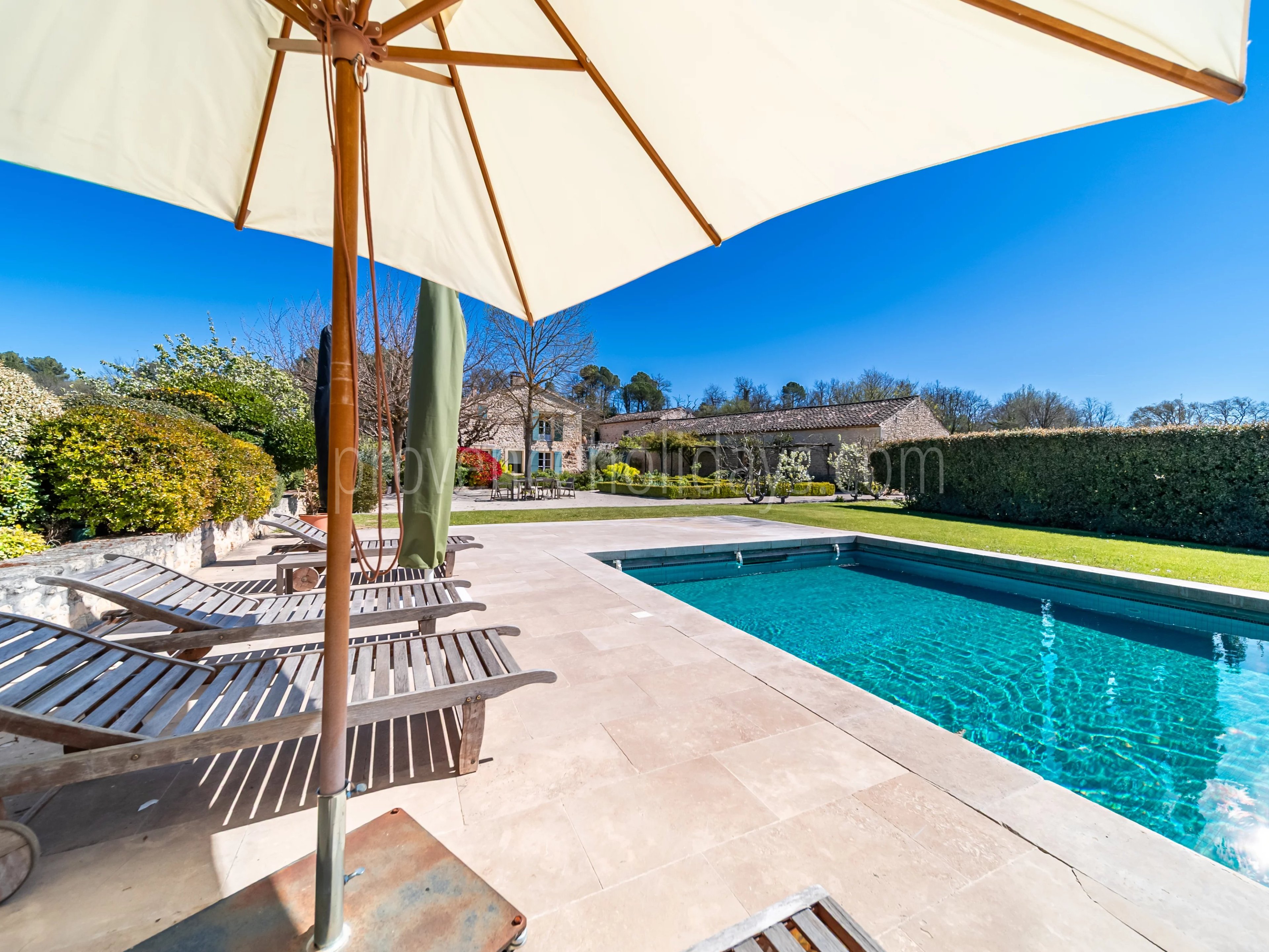 5 - Mas with inner courtyard in Gordes: Villa: Pool