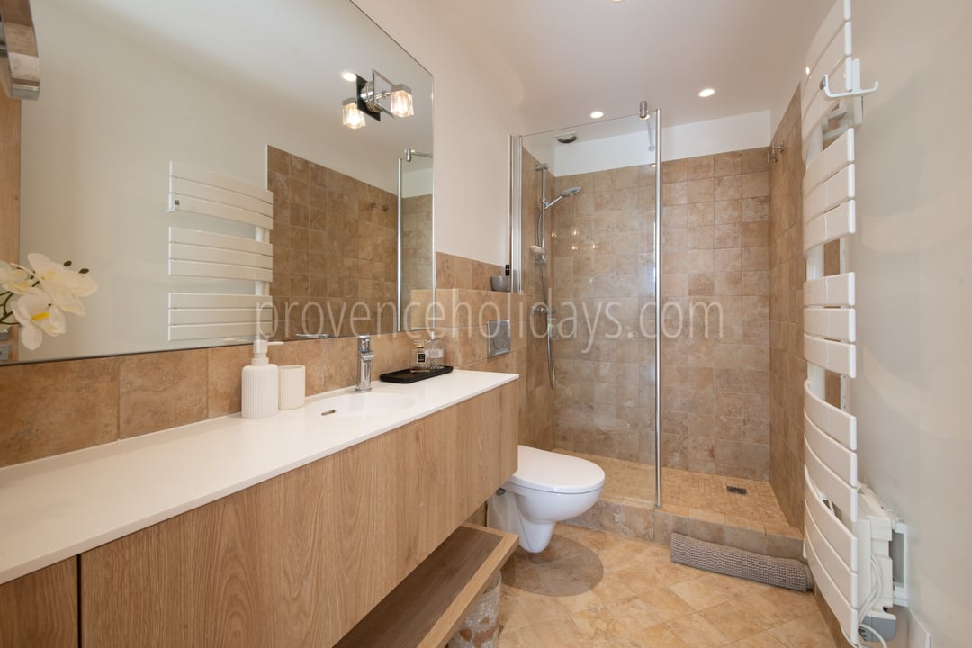 4 - Villa Blue: Villa: Bathroom