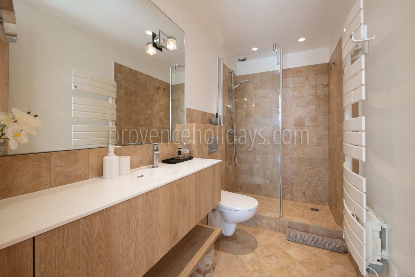 4 - Villa Blue: Villa: Bathroom