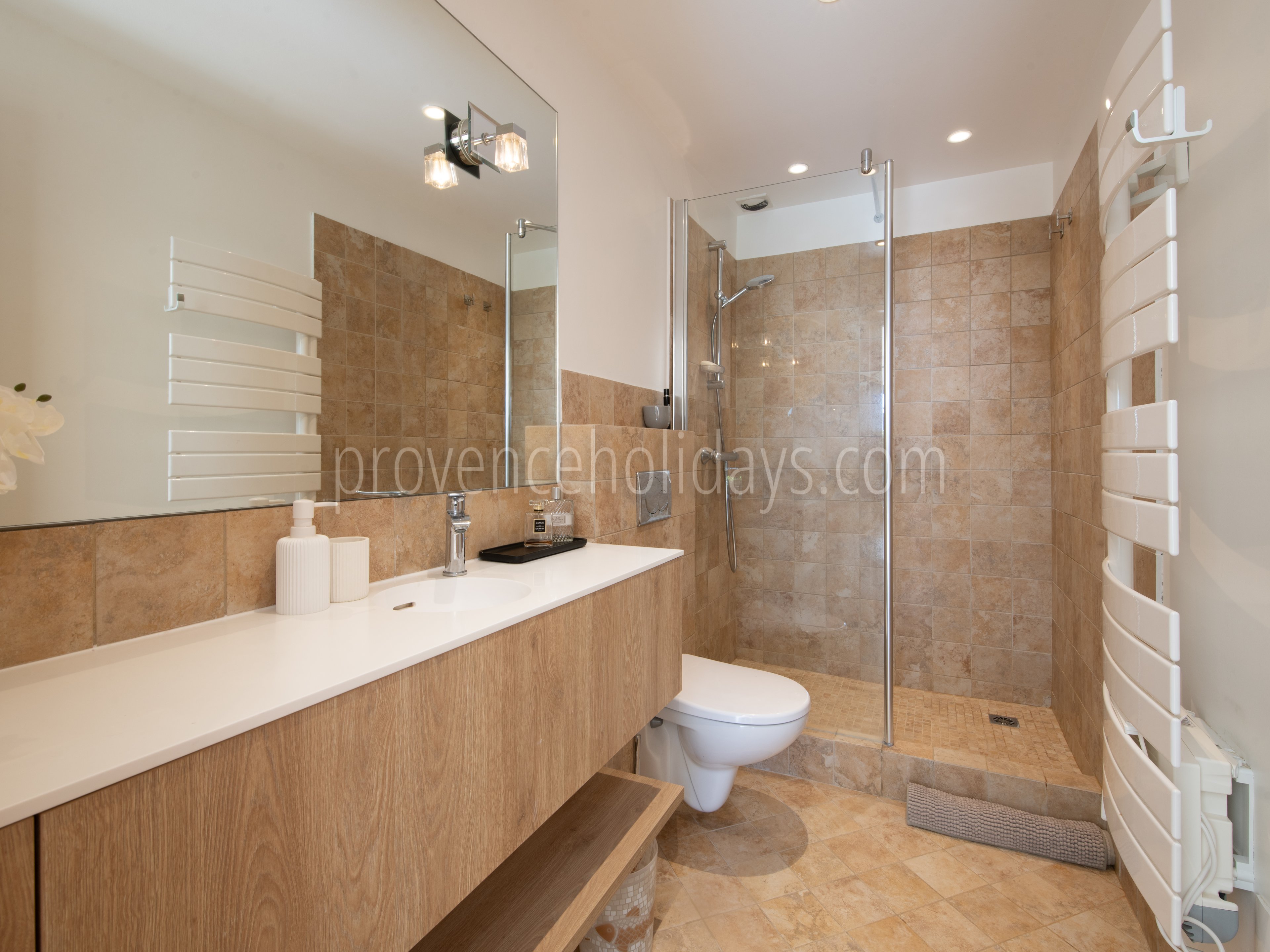 4 - Villa Blue: Villa: Bathroom
