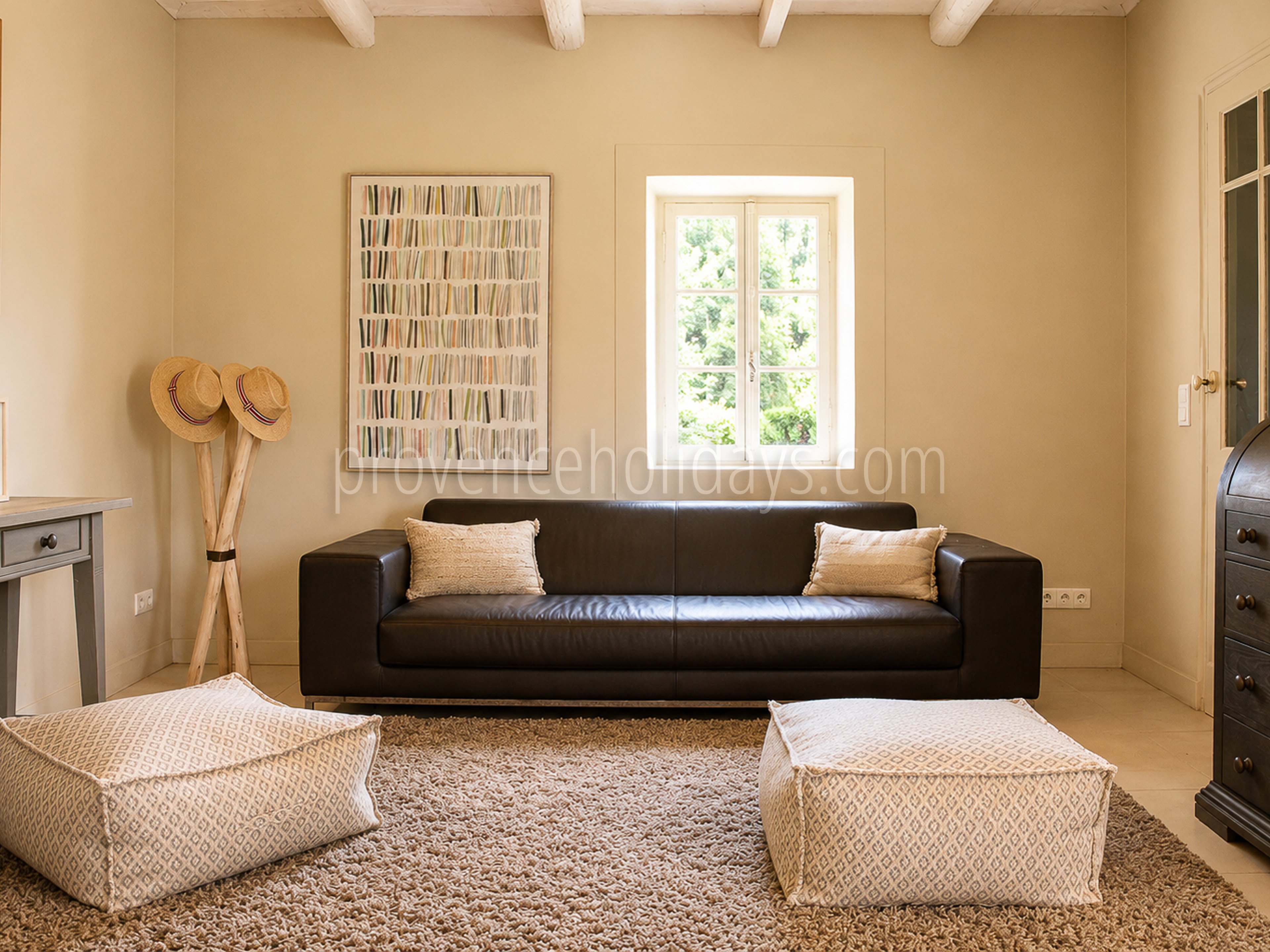 25 - Bauernhaus mit Blick auf den Luberon: Villa: Interior