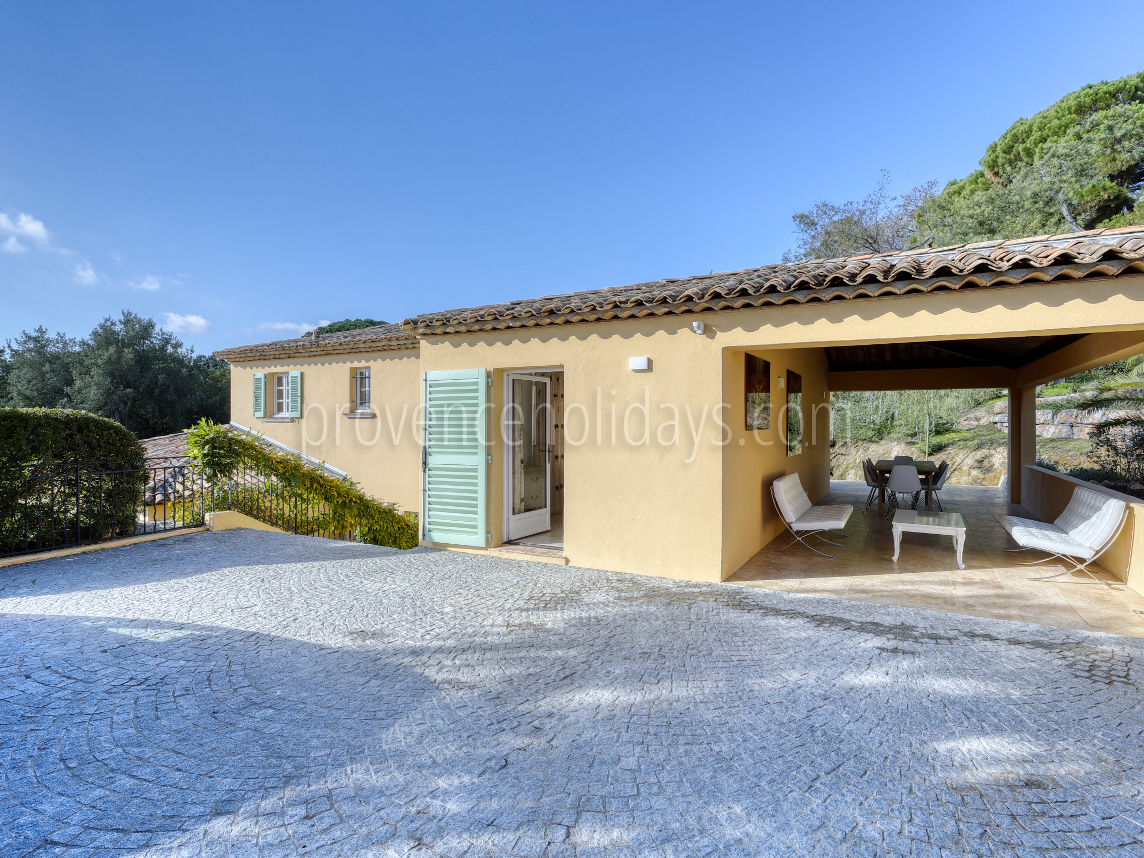 22 - Manoir de Seraphine: Villa: Exterior