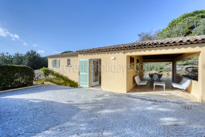 22 - Manoir de Seraphine: Villa: Exterior