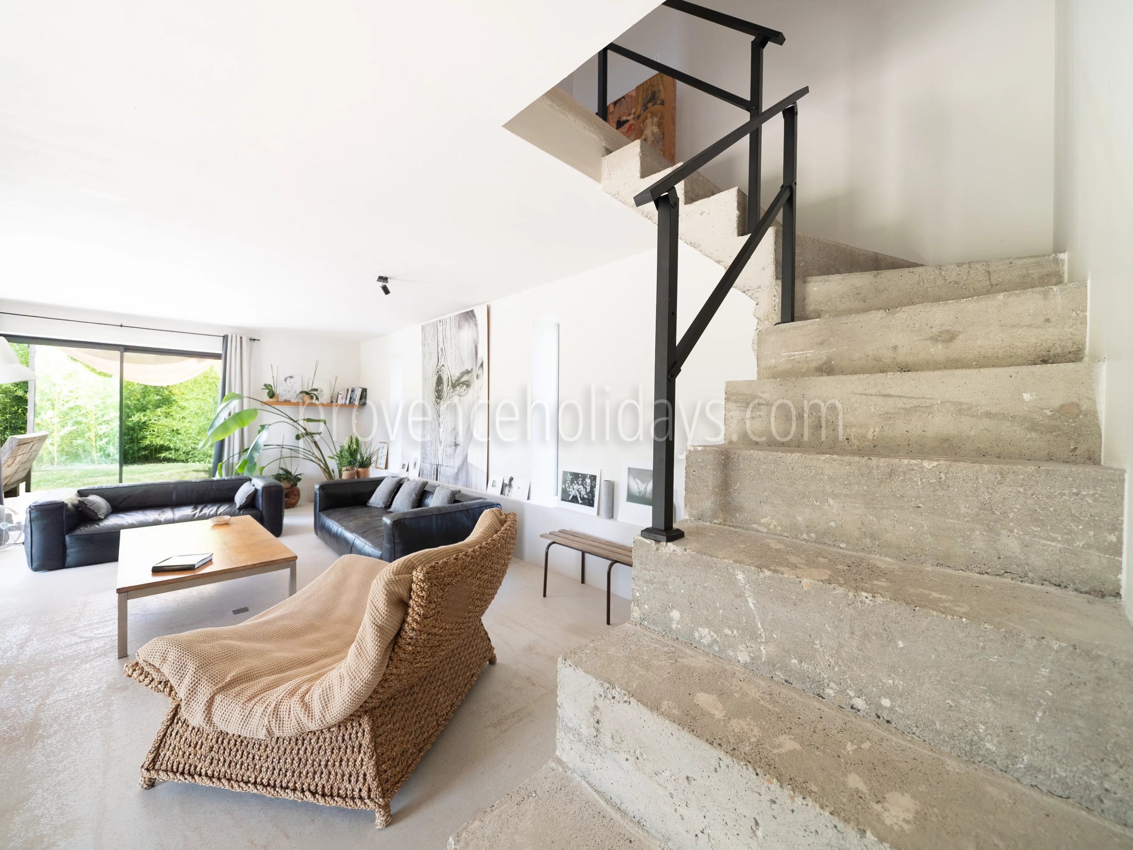 5 - FOR SALE – Charming property with a pool in Vaugines, near Lourmarin – panoramic view of the Luberon.: Villa: Interior