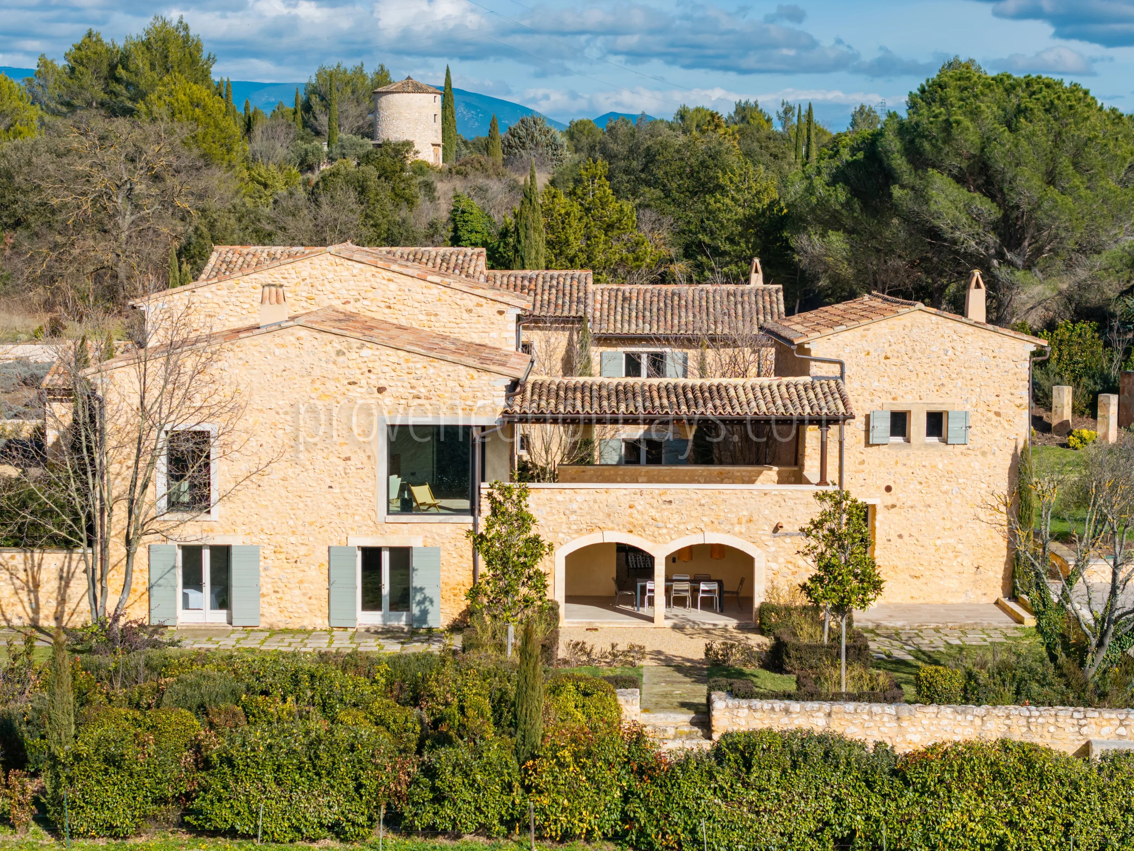 23 - Provençal residence in Bonnieux: Villa: Exterior