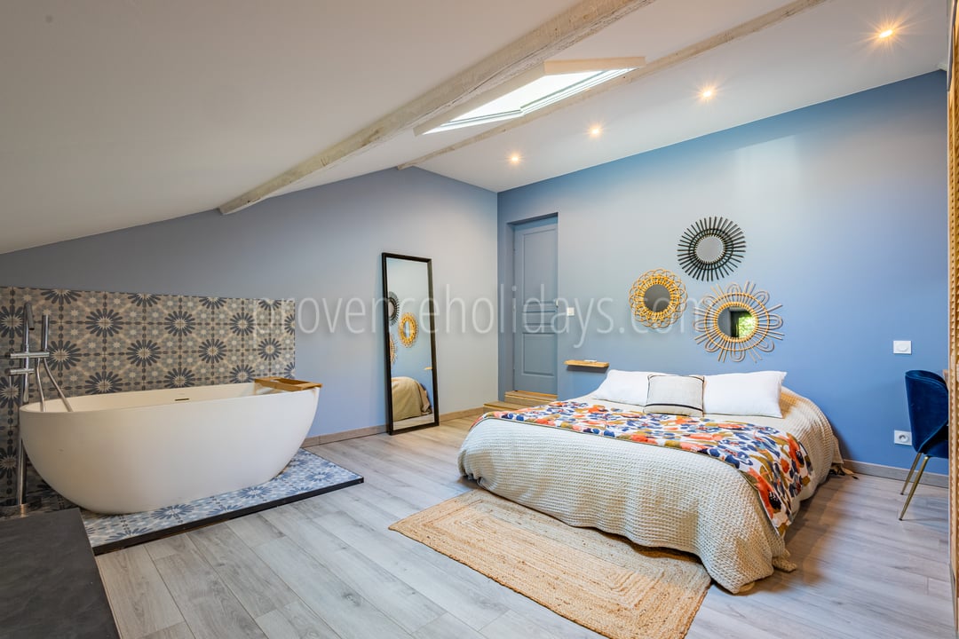 53 - L\'Atelier Provençal: Villa: Bedroom