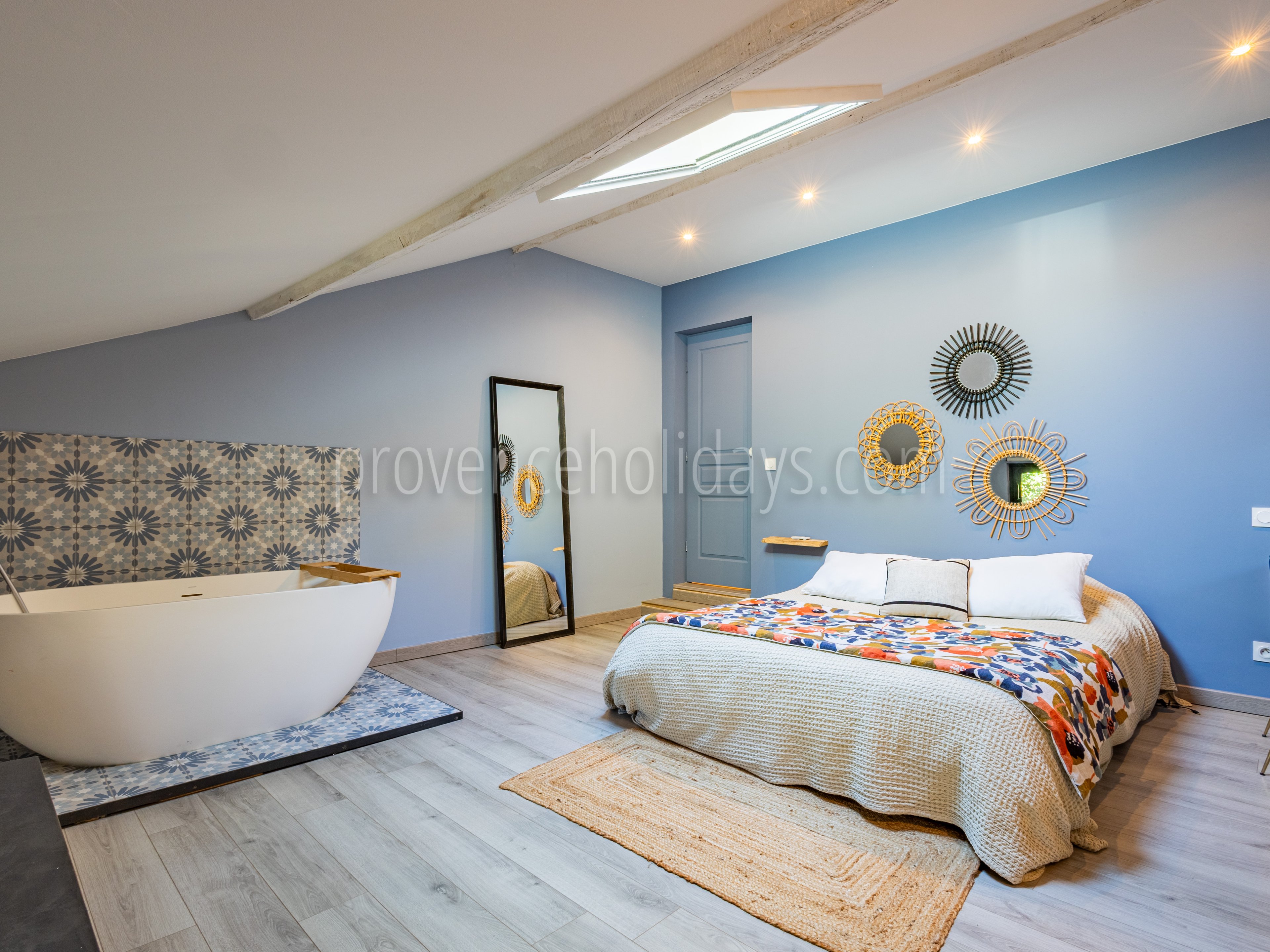 53 - L\'Atelier Provençal: Villa: Bedroom