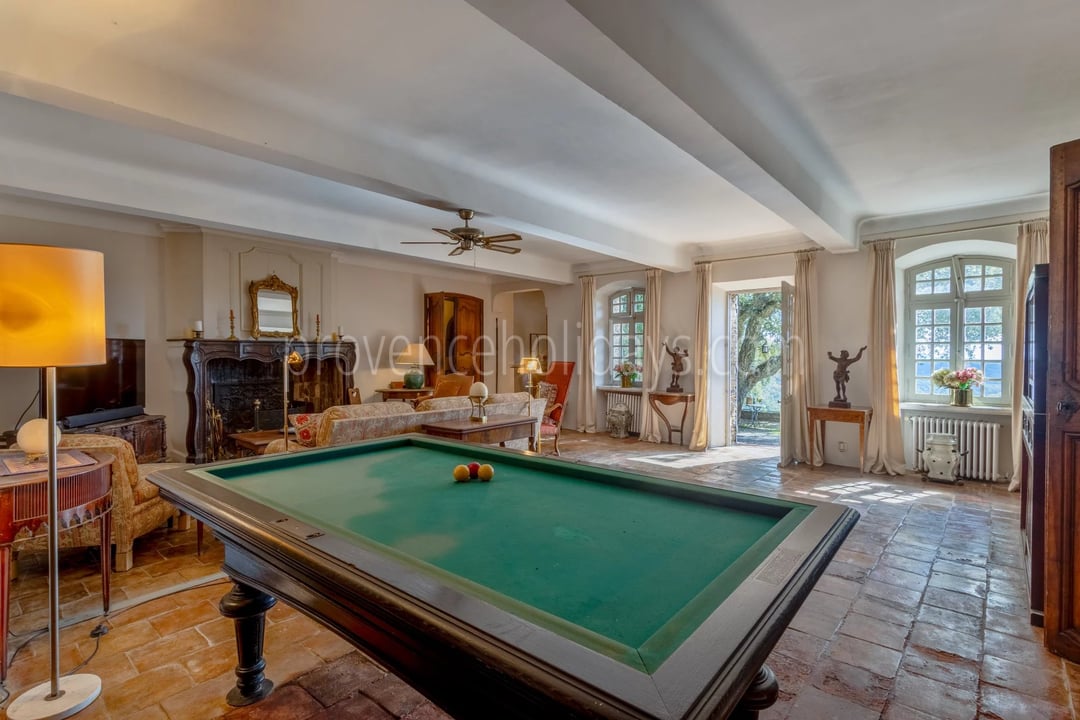 24 - Steinernes hameau in La Garde-Freinet: Villa: Interior