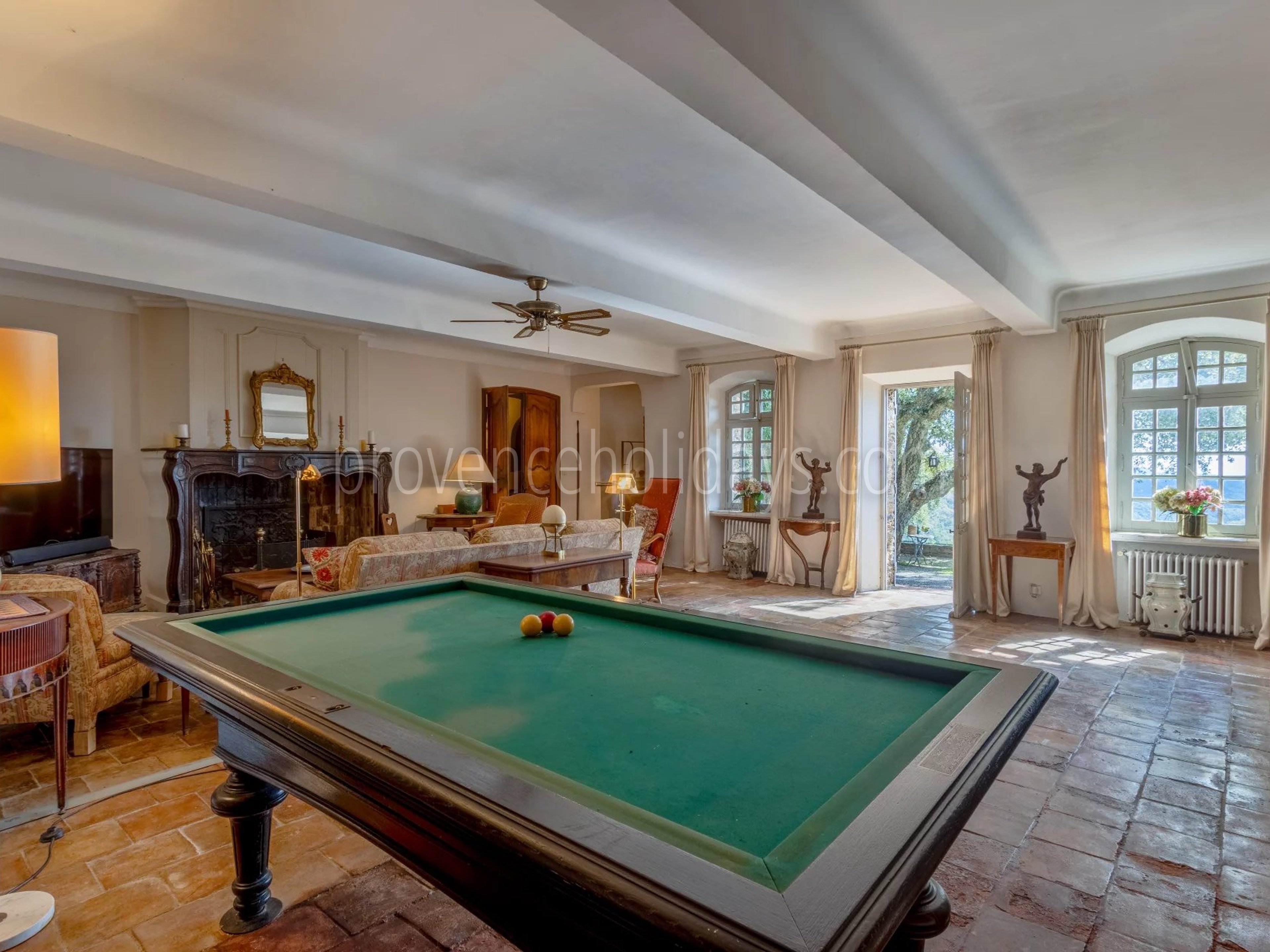 24 - Steinernes hameau in La Garde-Freinet: Villa: Interior