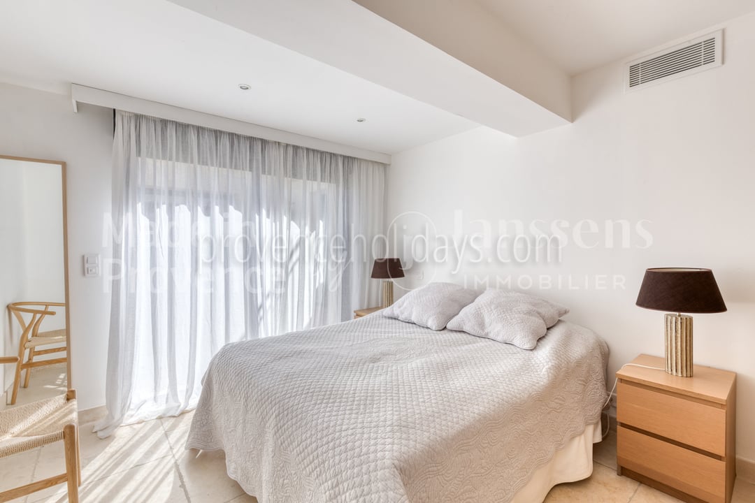 4 - Villa Pearl II: Villa: Bedroom