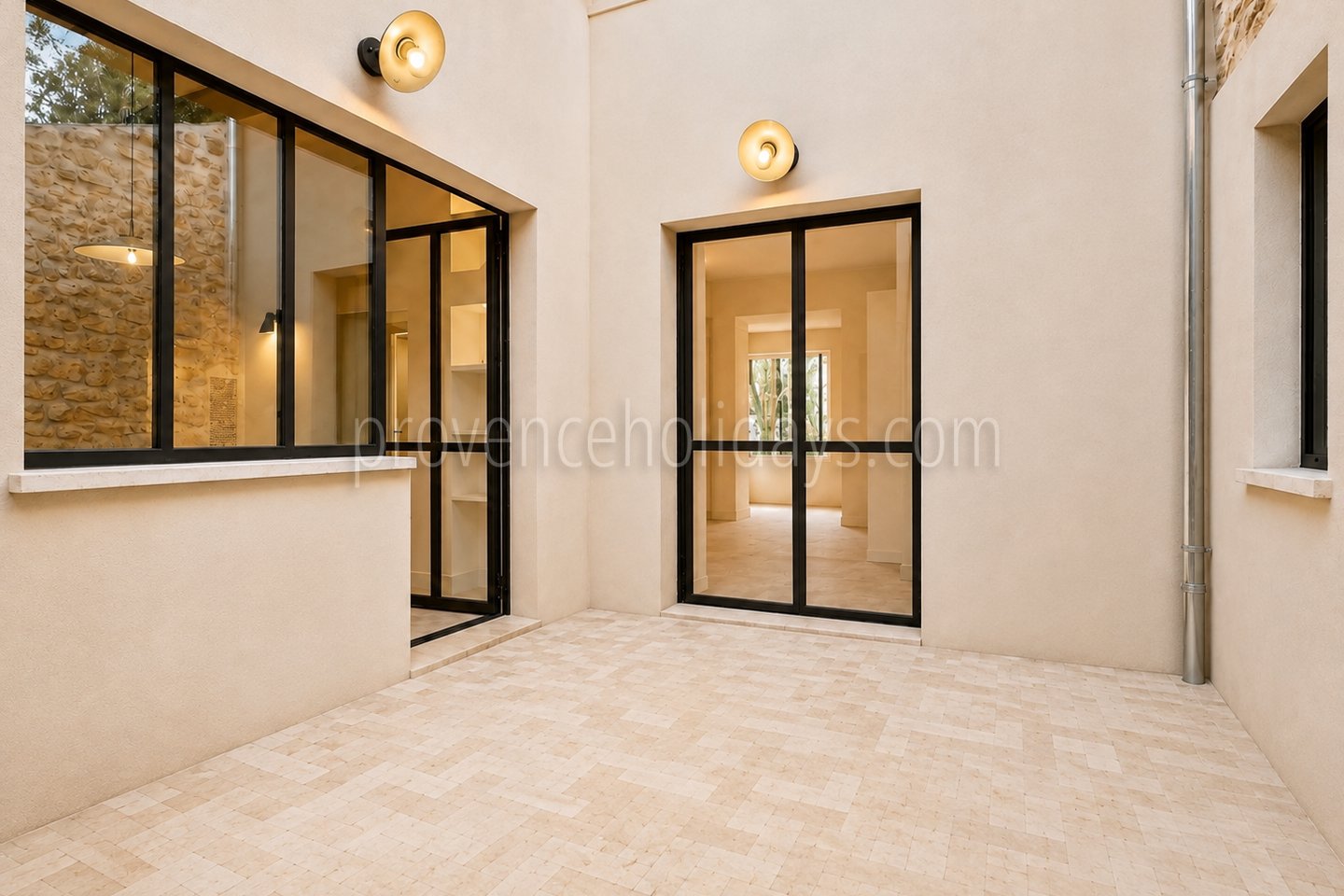 7 - Renoviertes Dorfhaus in Maussane-les-Alpilles: Villa: Exterior