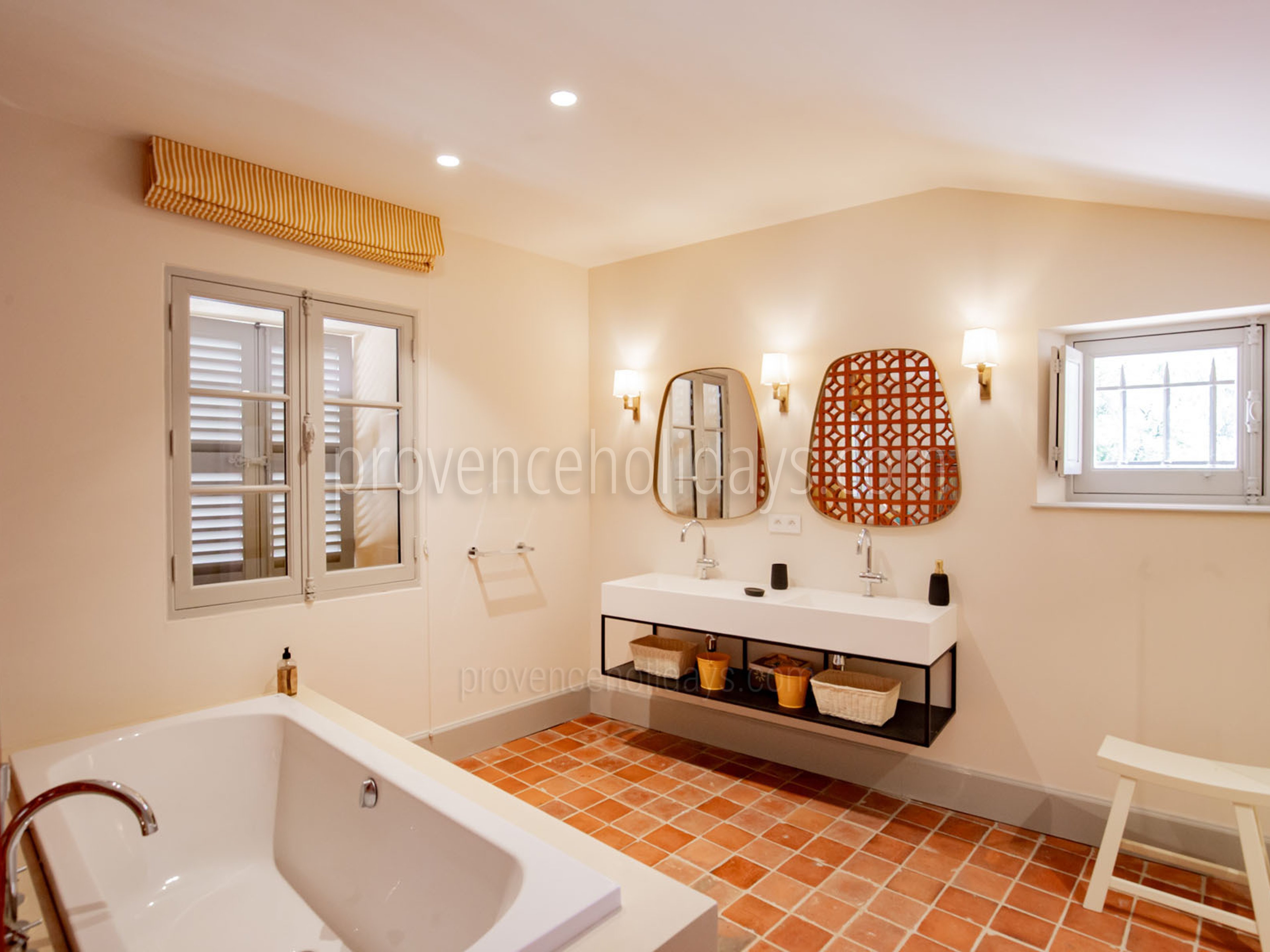 55 - Domaine d\'Isabelle: Villa: Bathroom