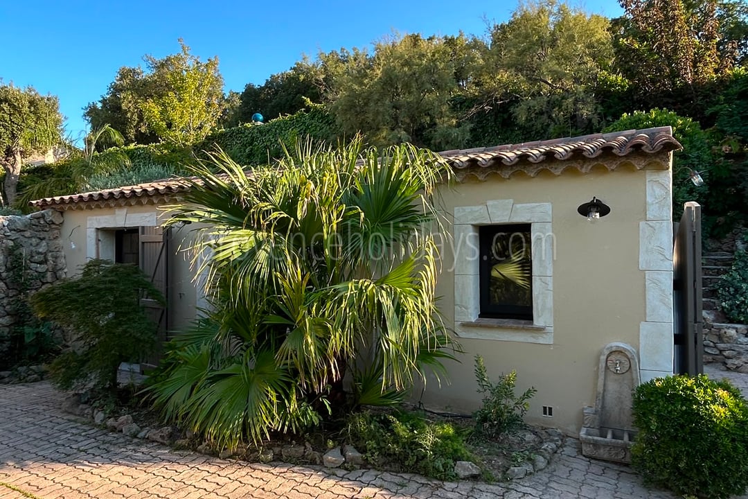 31 - Villa Atome: Villa: Exterior