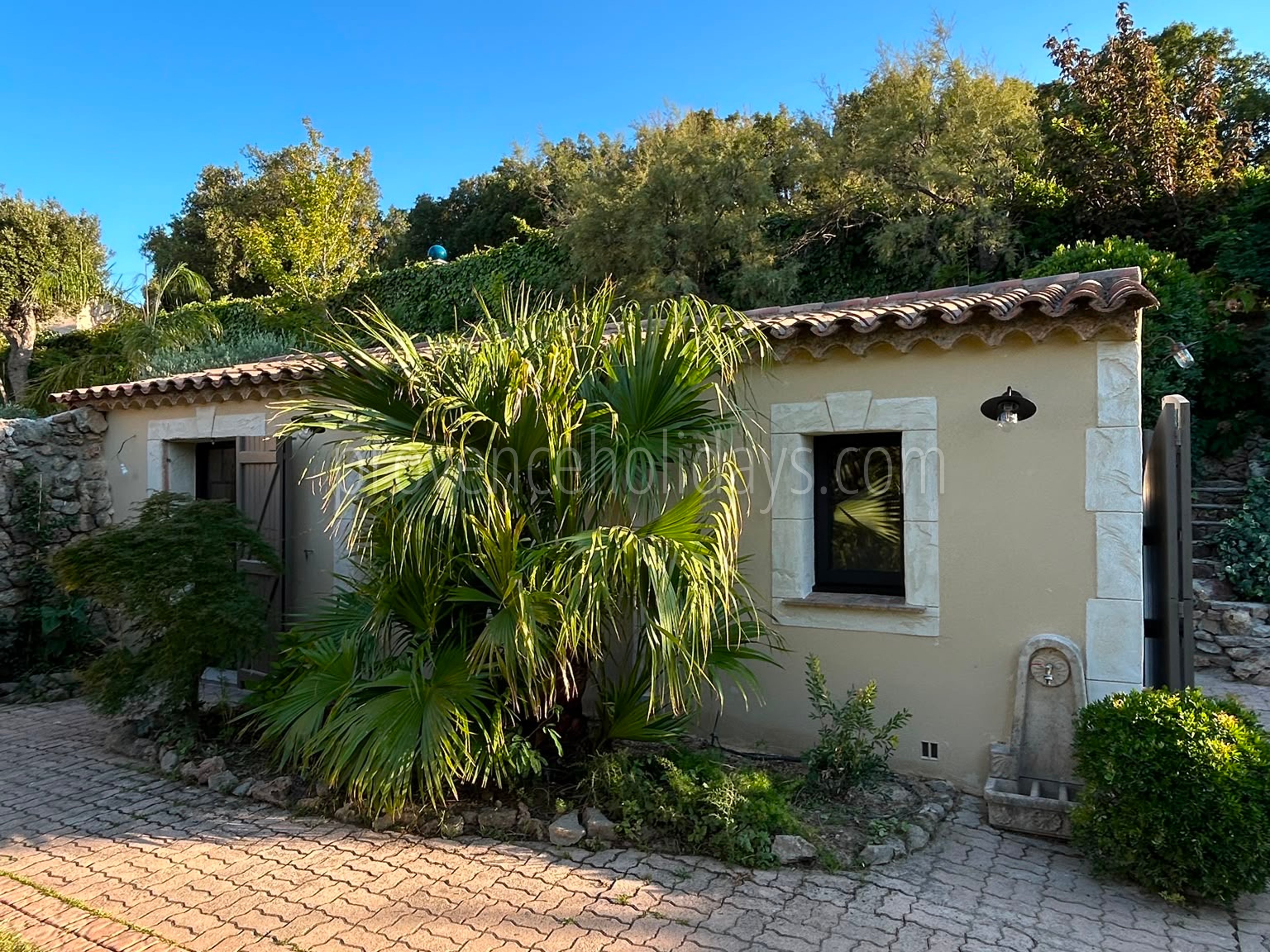 31 - Villa Atome: Villa: Exterior