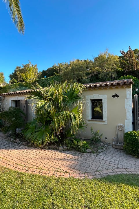 31 - Villa Atome: Villa: Exterior