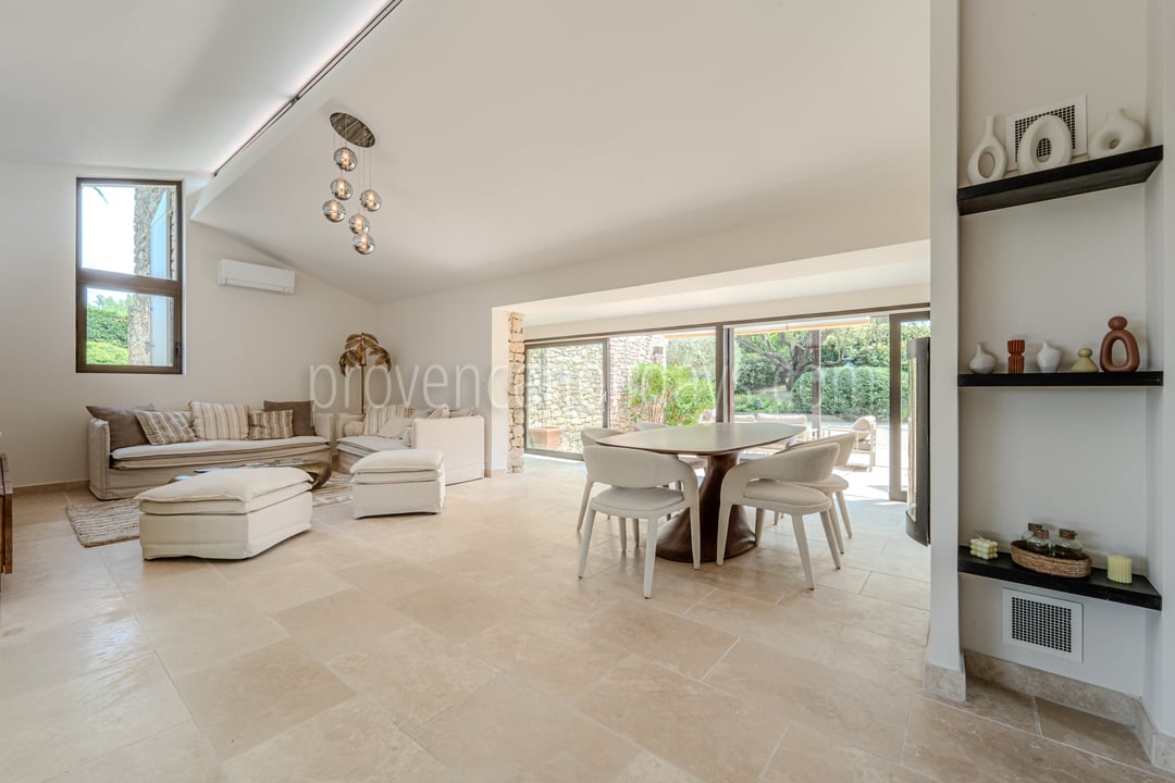 19 - Mas de la Rivière Secrète: Villa: Interior