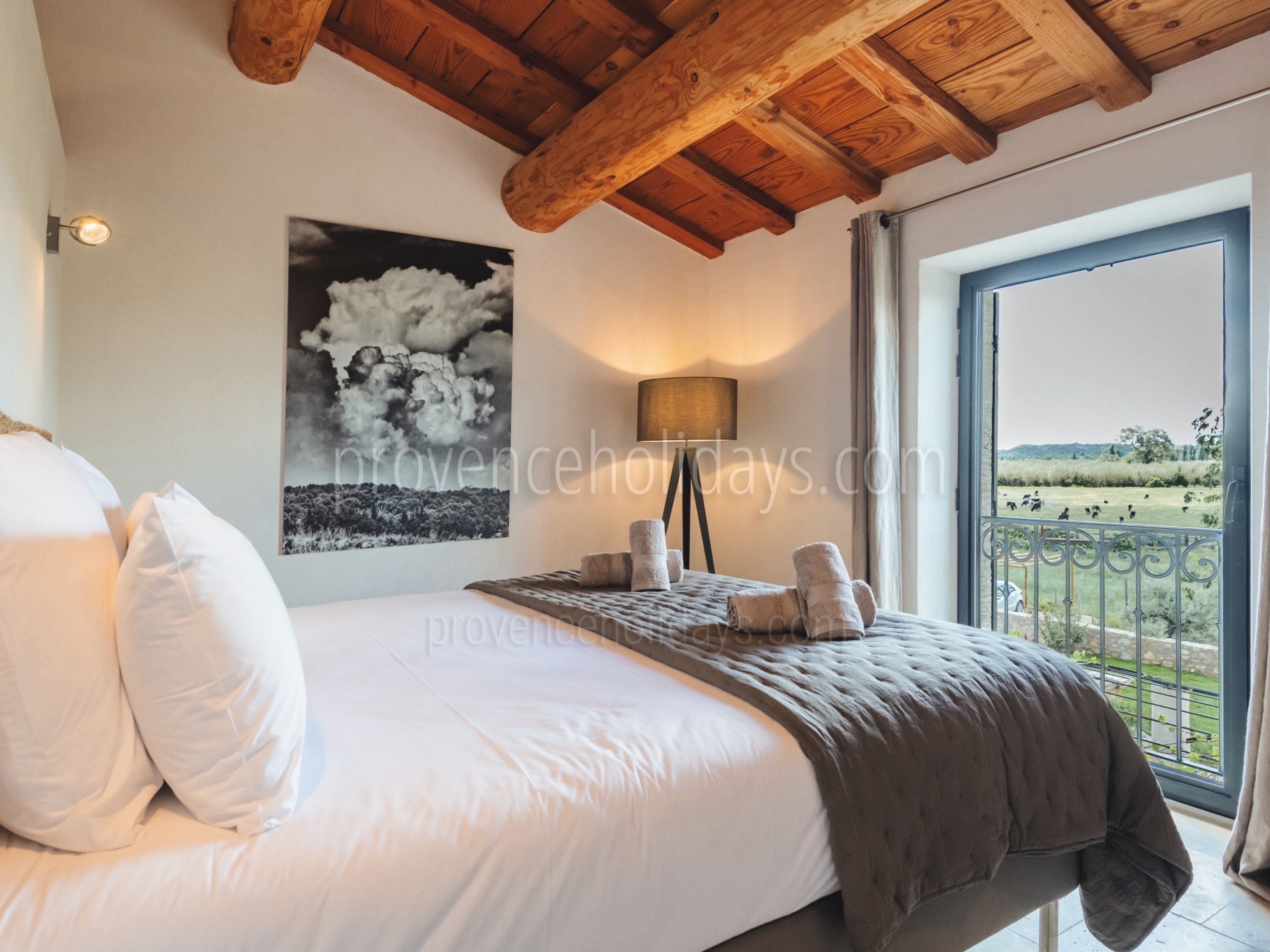 41 - Mas de Pierre: Villa: Bedroom
