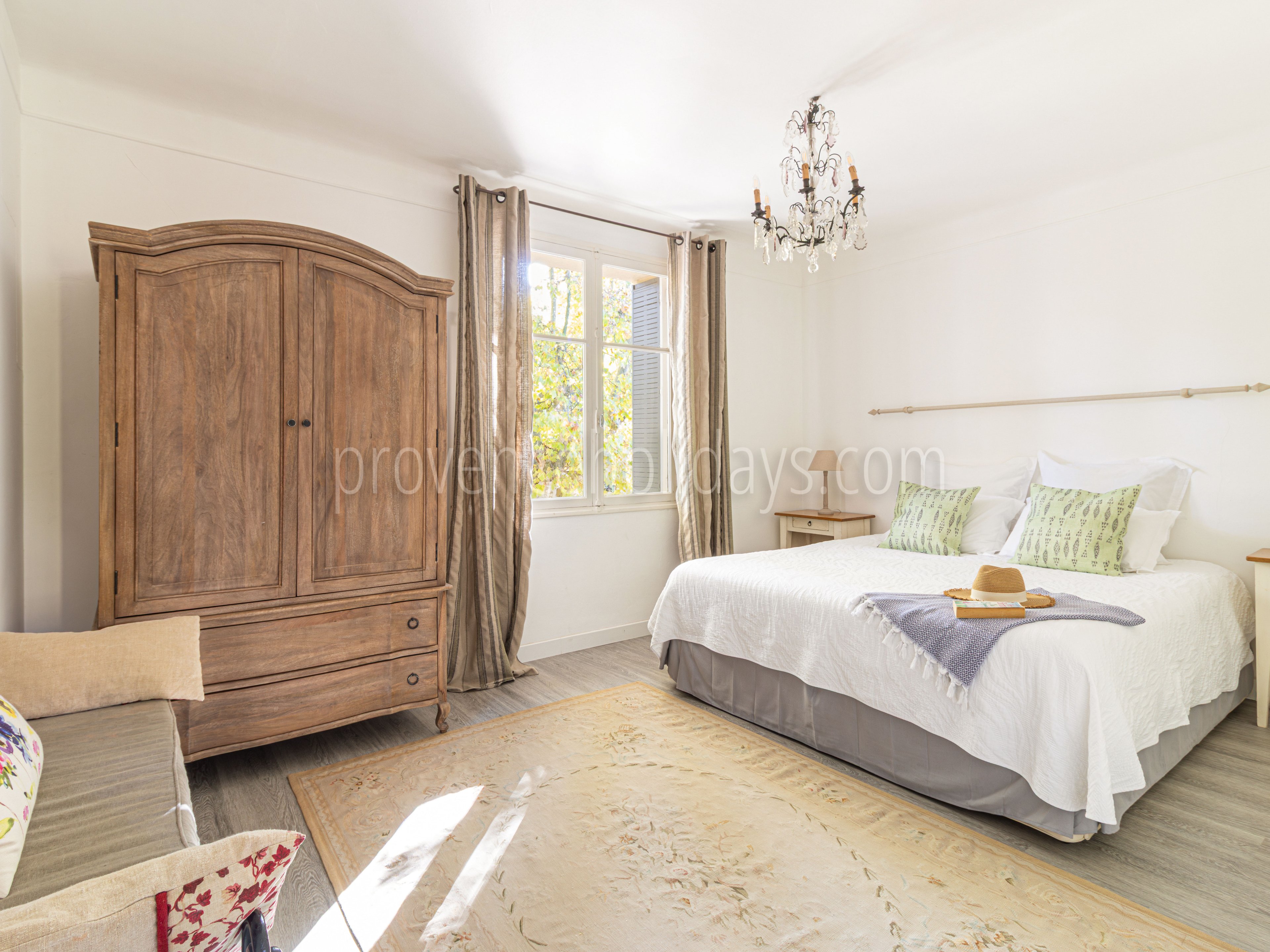 23 - Mas Mollégès: Villa: Bedroom