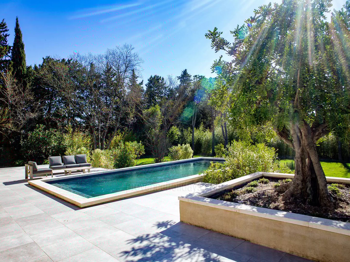 -1 - Le Mas des Bories: Villa: Exterior